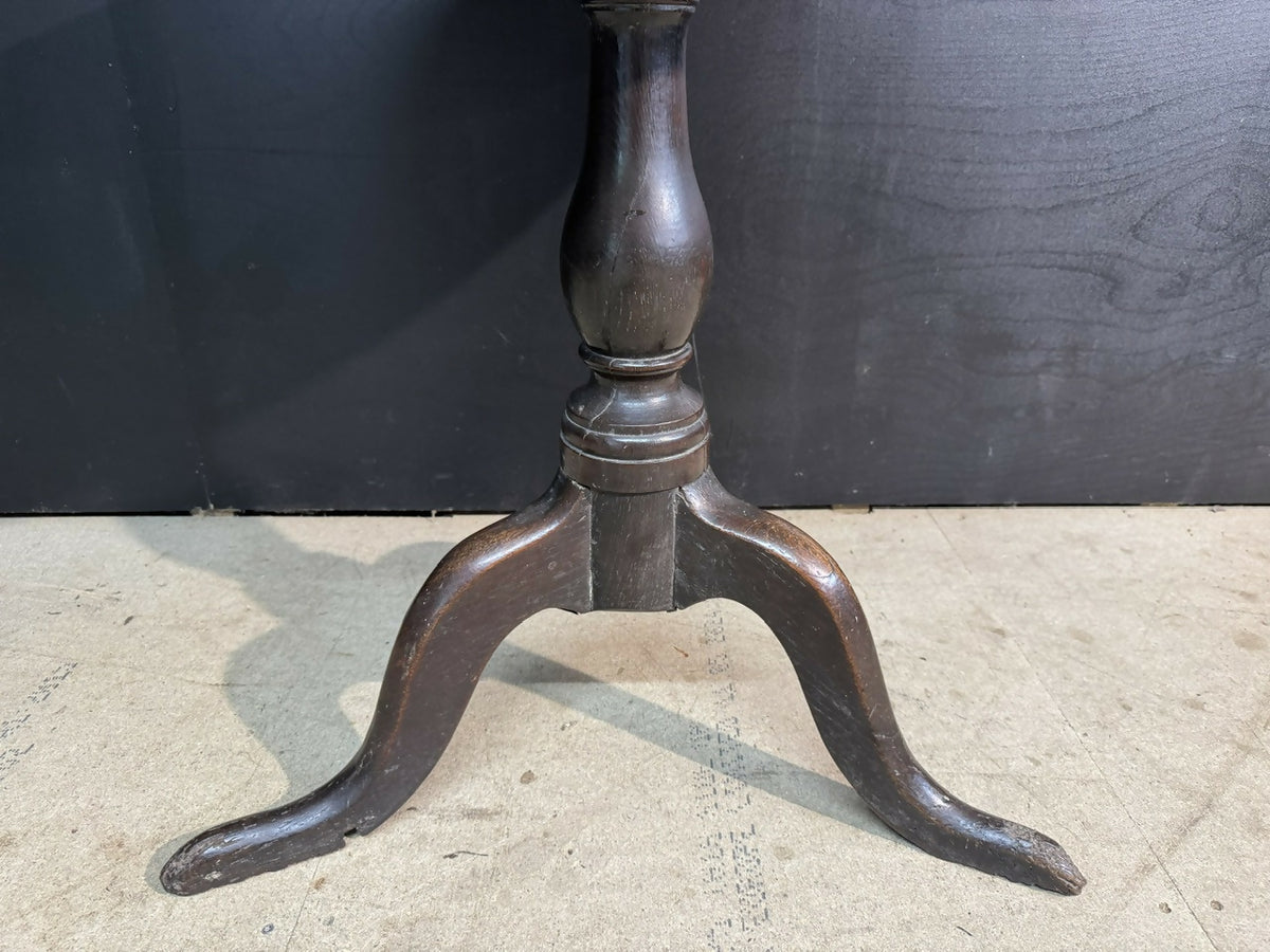 Georgian Oak Tilt Top Table