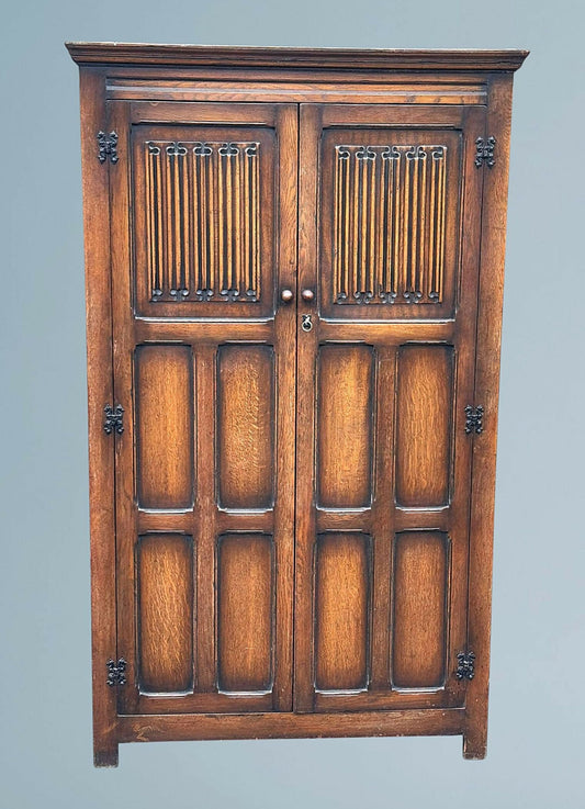 Oak Linen Fold Double Door Wardrobe