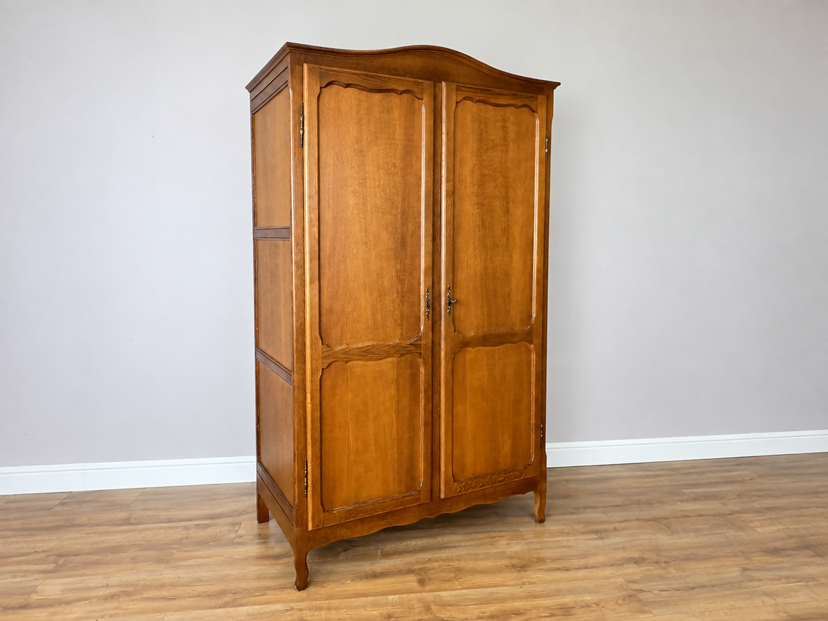 Wardrobe Vintage French Louis Oak Two Door Bedroom Storage Armoire LOT 6523