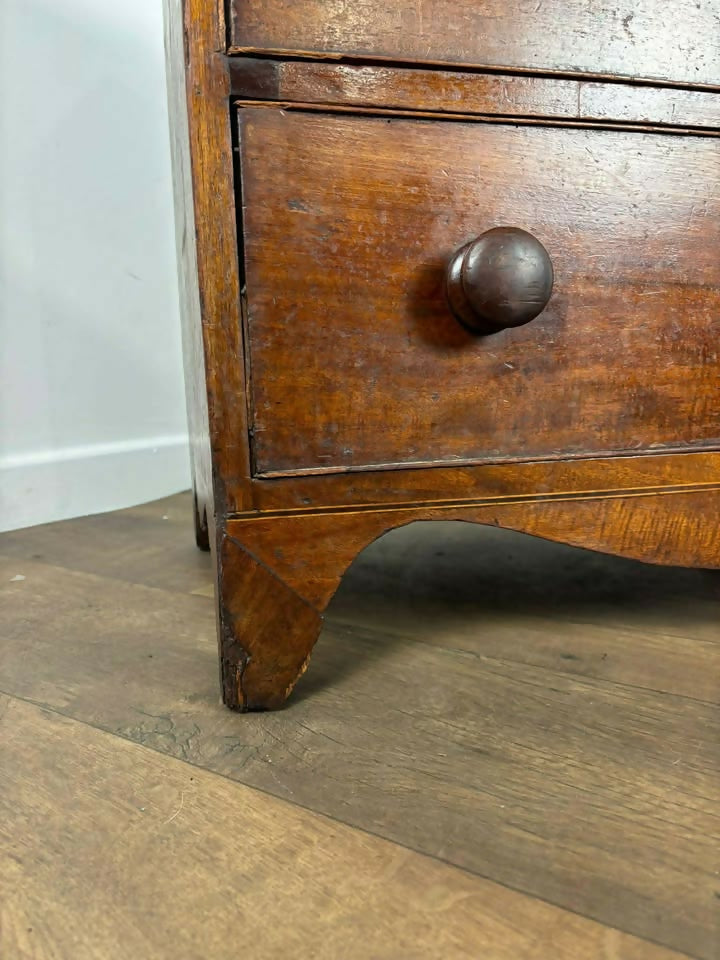 Early Victorian Mahogany Three Drawer Chest of Drawers (Short Proportions)