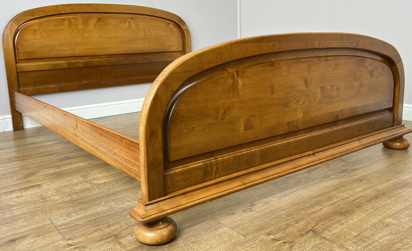 Bed Vintage French Style King Size Bed Frame Carved Headboard LOT 6395