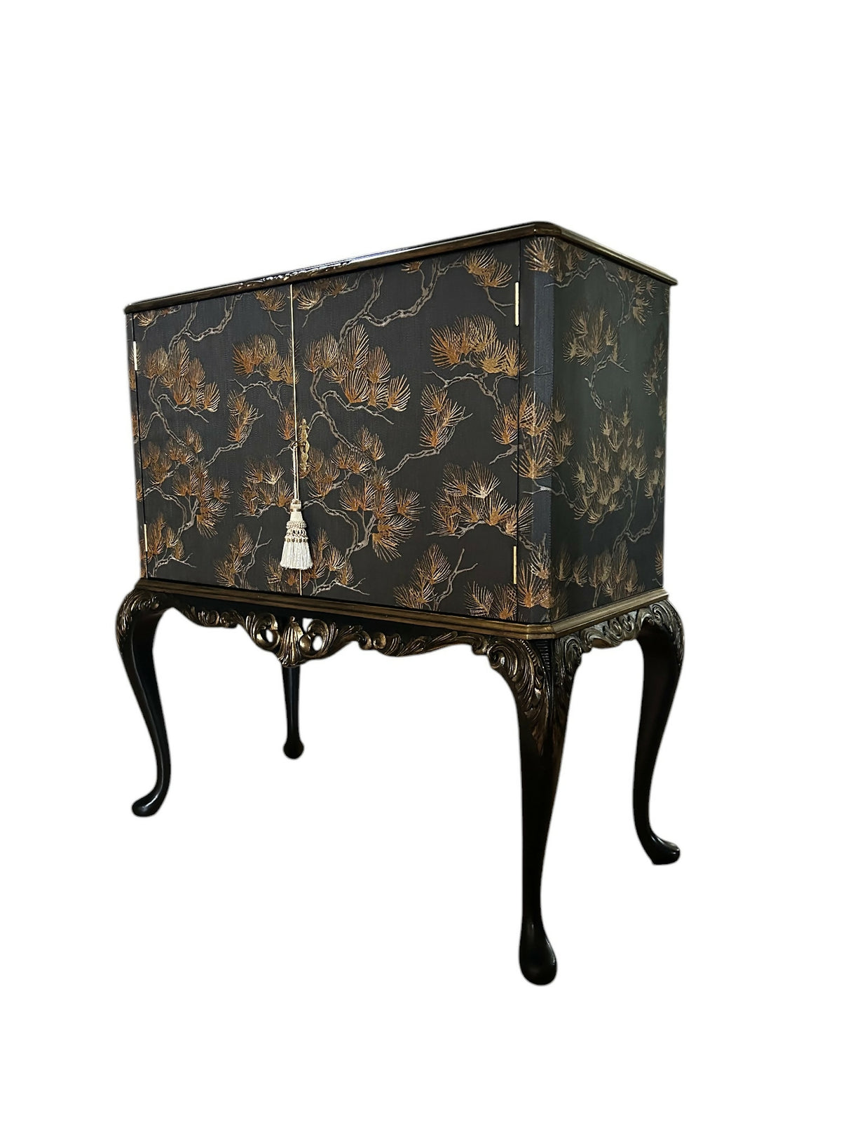 Cocktail Cabinet. Vintage Queen Anne Repro. Chinoiserie style. Black & Gold. Handpainted.