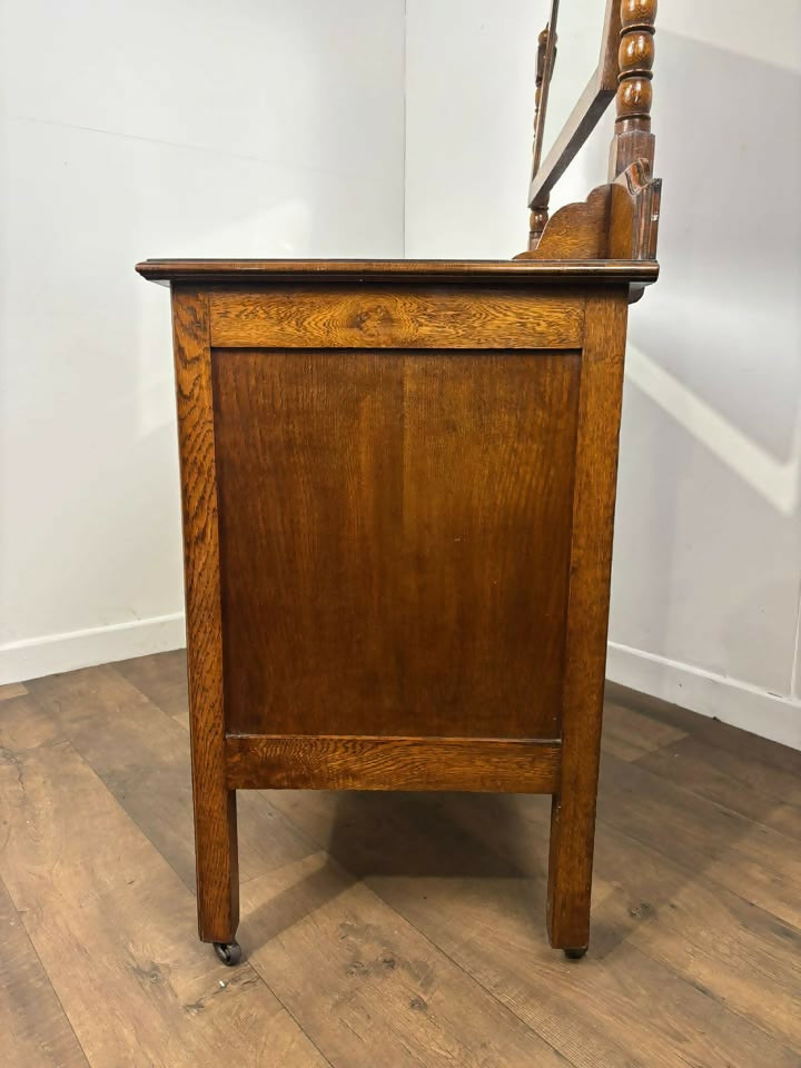 Vintage Oak Dressing Table with Mirror – 3 Drawer Vanity on Castors