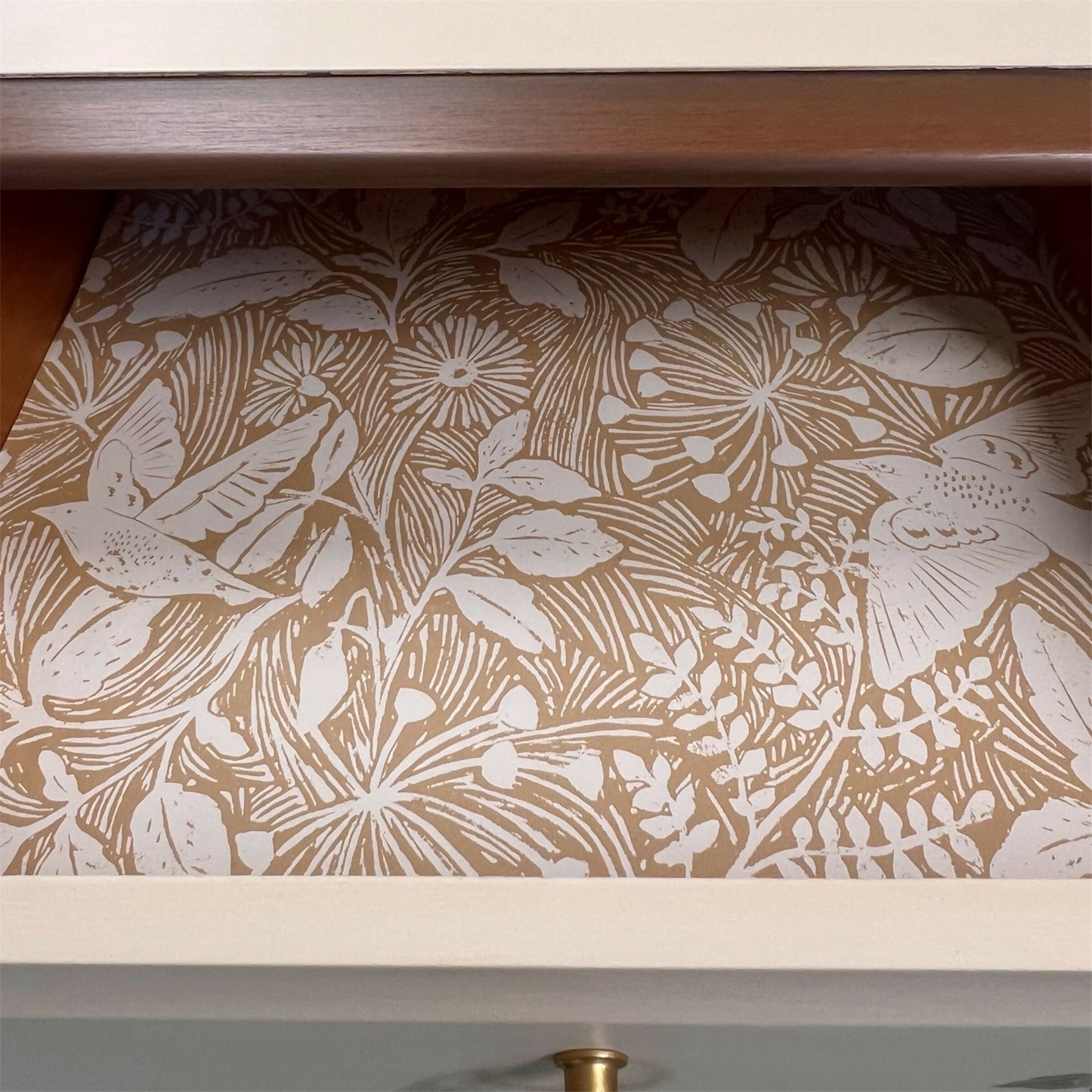 Stag Minstrel dressing table and stool