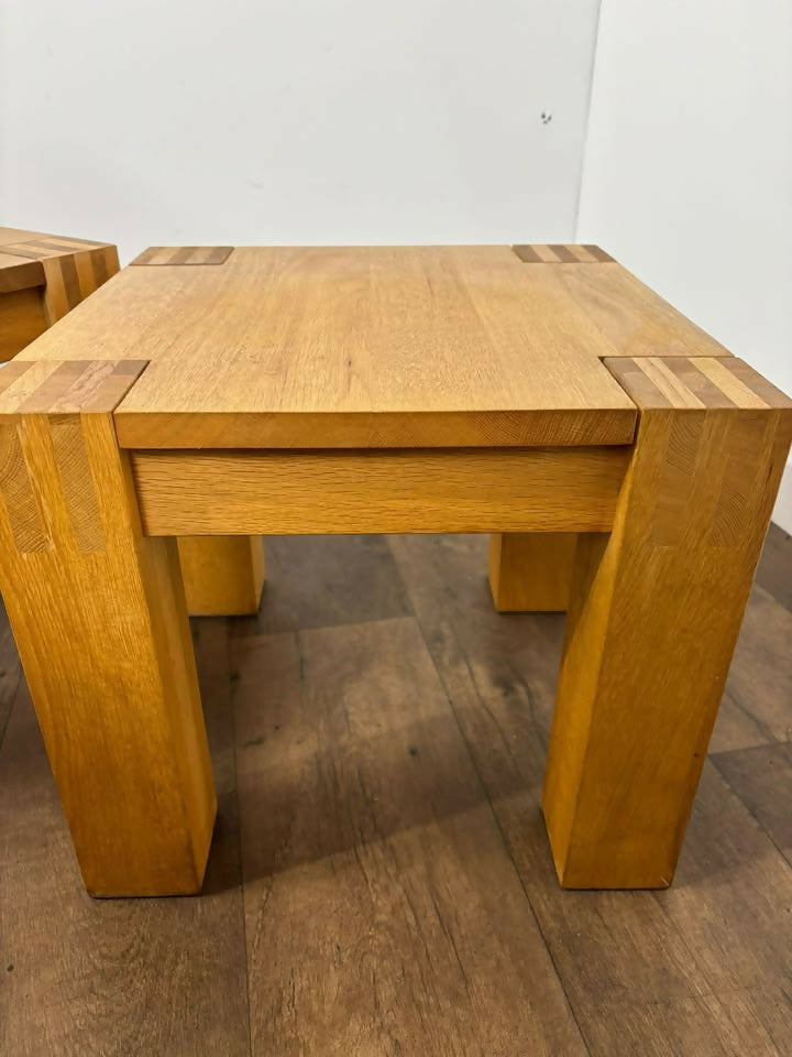 Modern Pair Of Solid Oak Side Tables / Lamp Tables