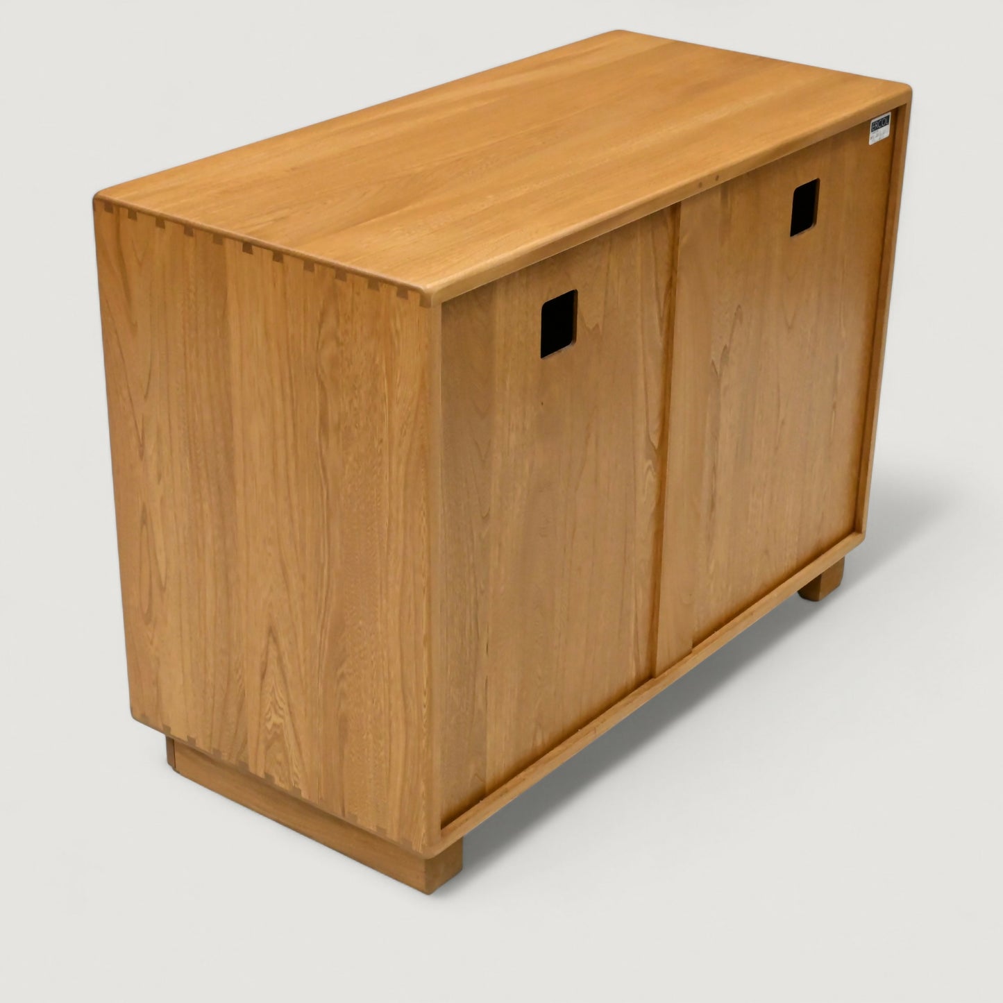 Small Ercol Sideboard 2 Door Light Finish Windsor Model 1013 FREE UK Delivery*. SBR10797/0508E