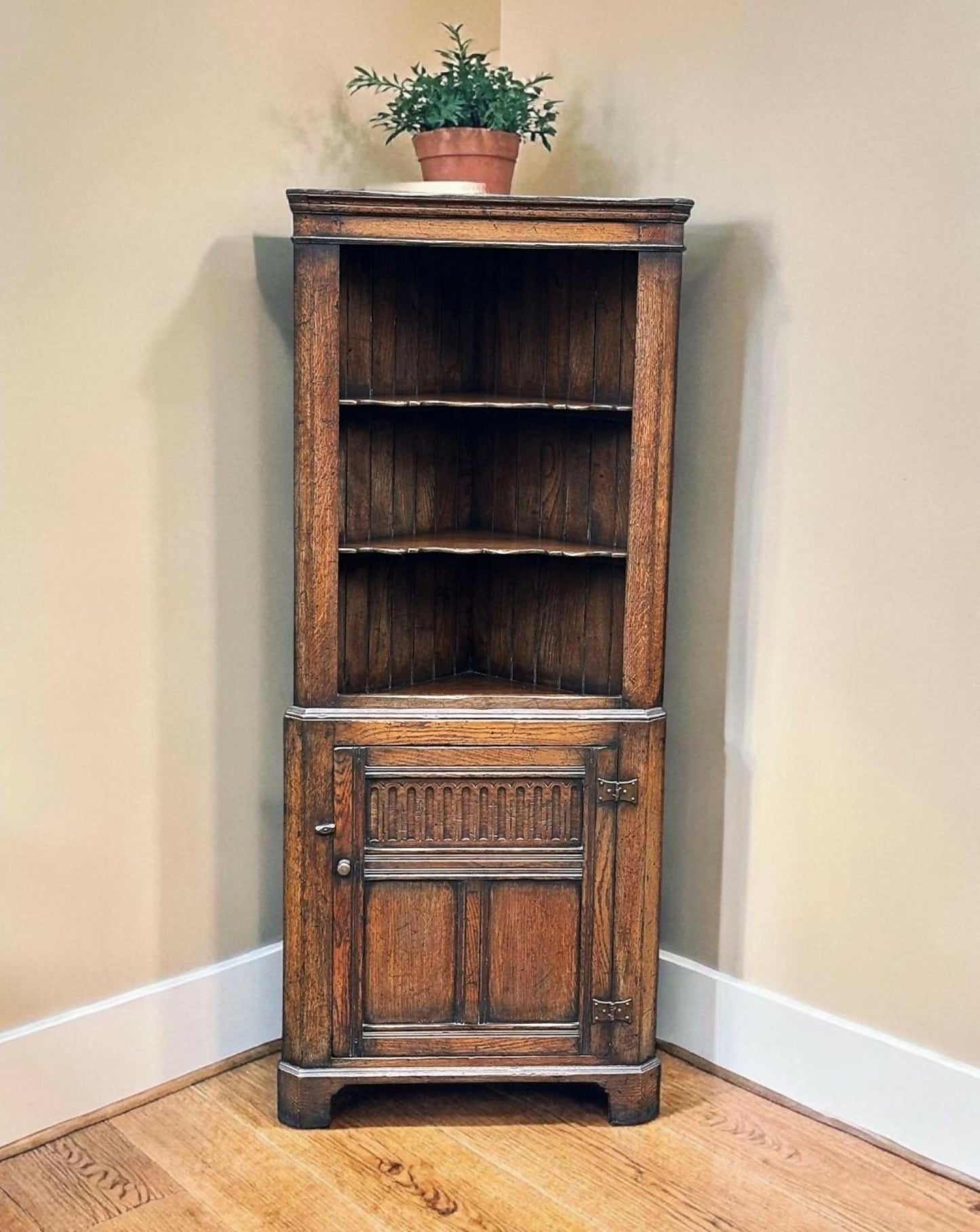 Oak Corner Cupboard Titchmarsh Goodwin