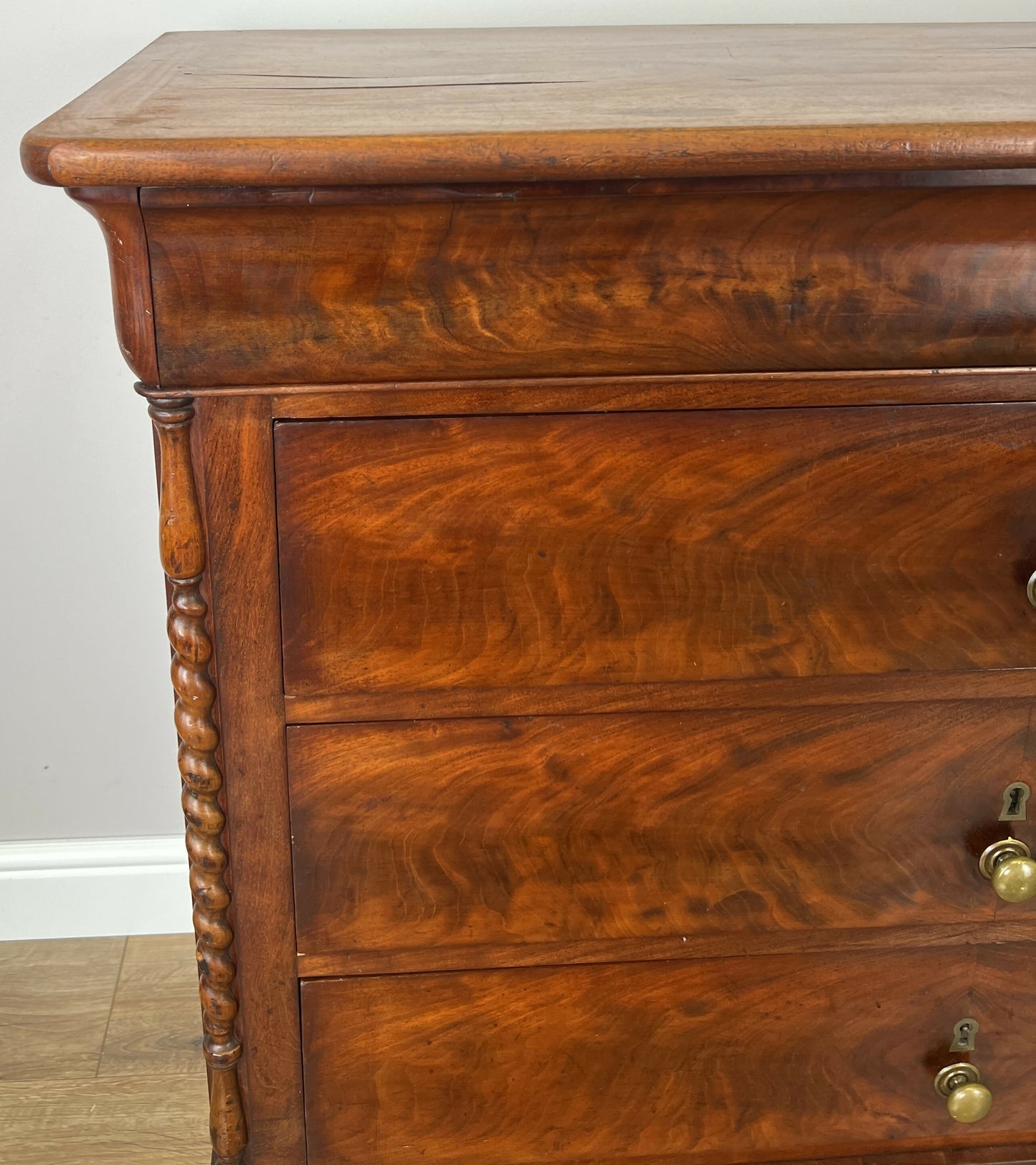 Chest of Drawers Antique French Burr Walnut 4 Drawers Carved Cabinet LOT 6267