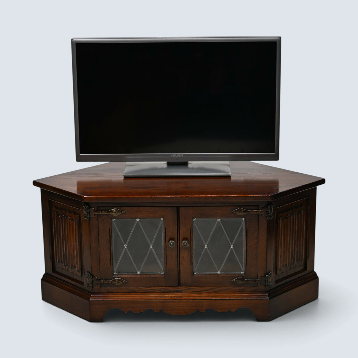 Old Charm TV Stand Linenfold Leaded Glass Doors Tudor Brown FREE* UK Delivery