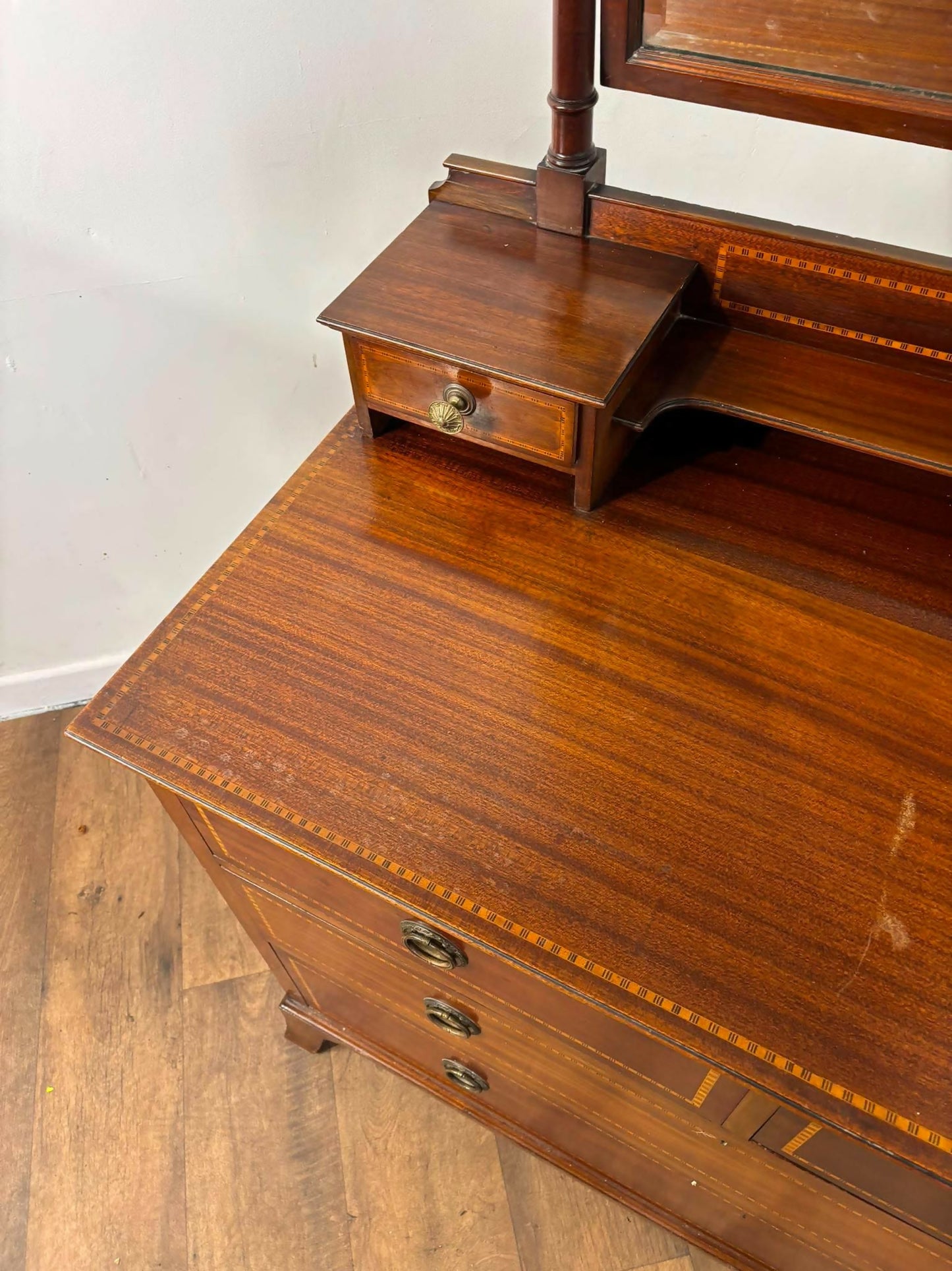 Edwardian Inlaid Mahogany Dressing Table