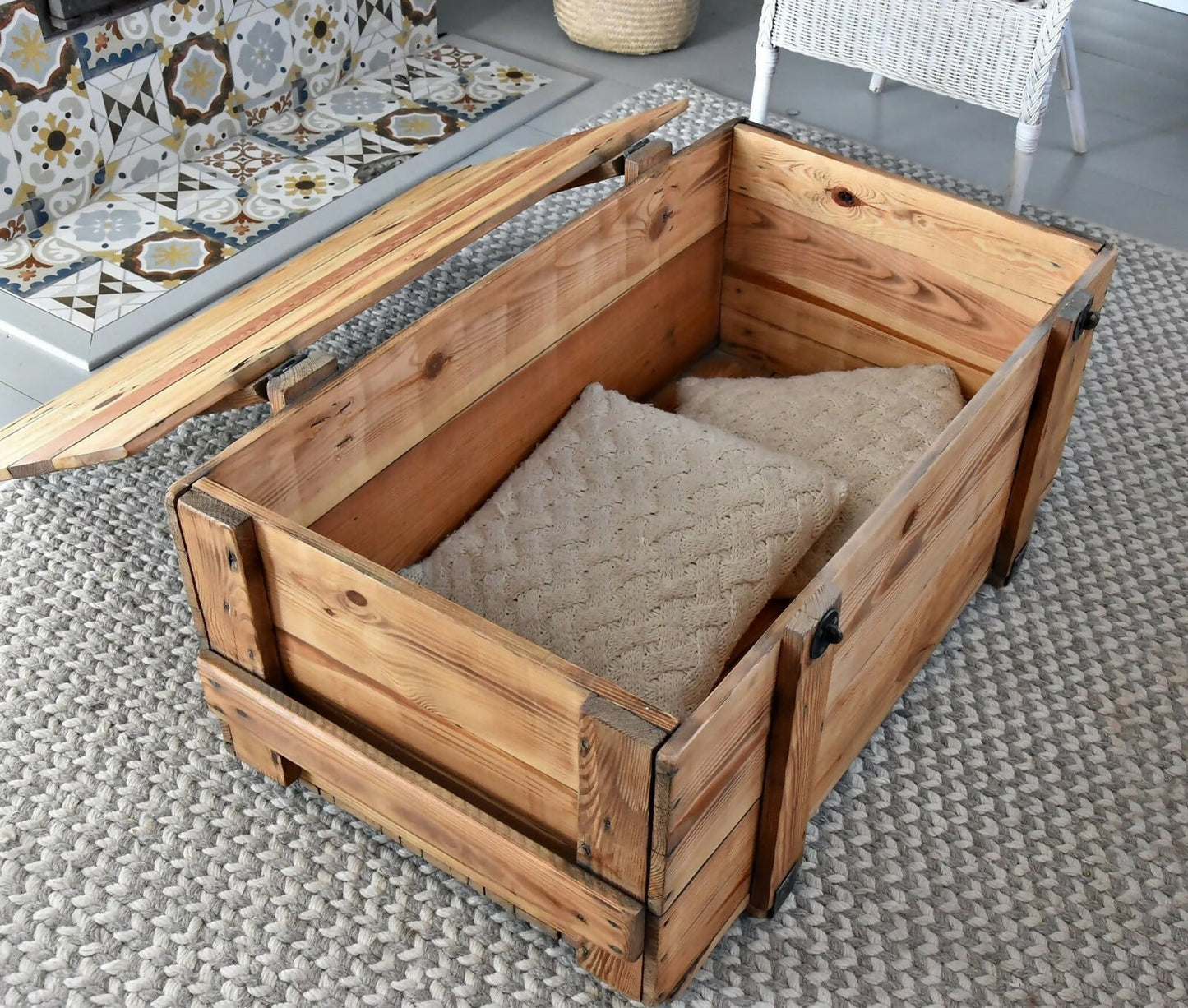 Vintage Military Chest Coffee Table – Army Storage Trunk Table Reclaimed Pine Rustic Coffee Table with Wheels Farmhouse Industrial Furniture