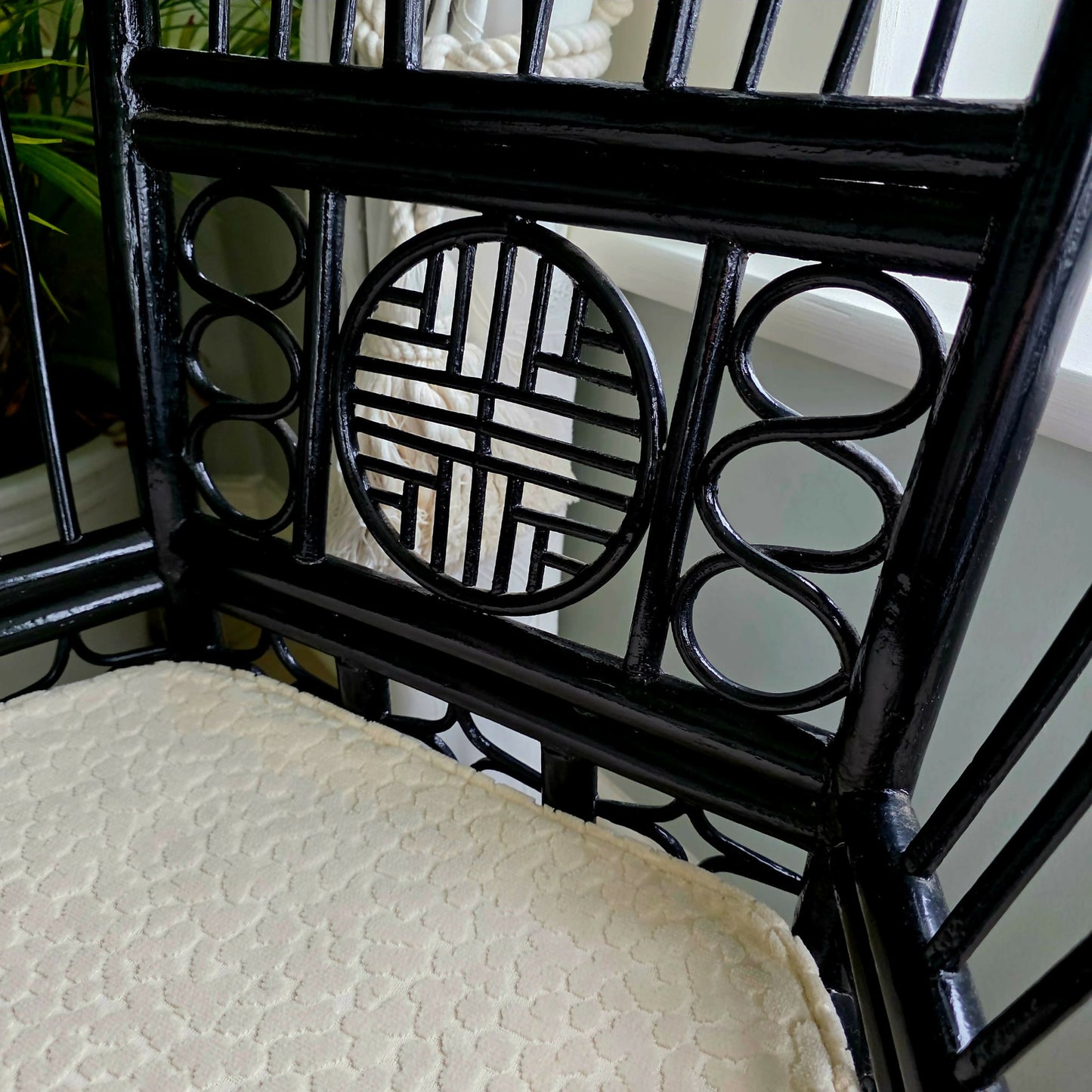 Brighton Pavilion Style Horseshoe Back Chair Bamboo Fretwork Geometric Motifs Black Laquer Finish In Excellent Condition