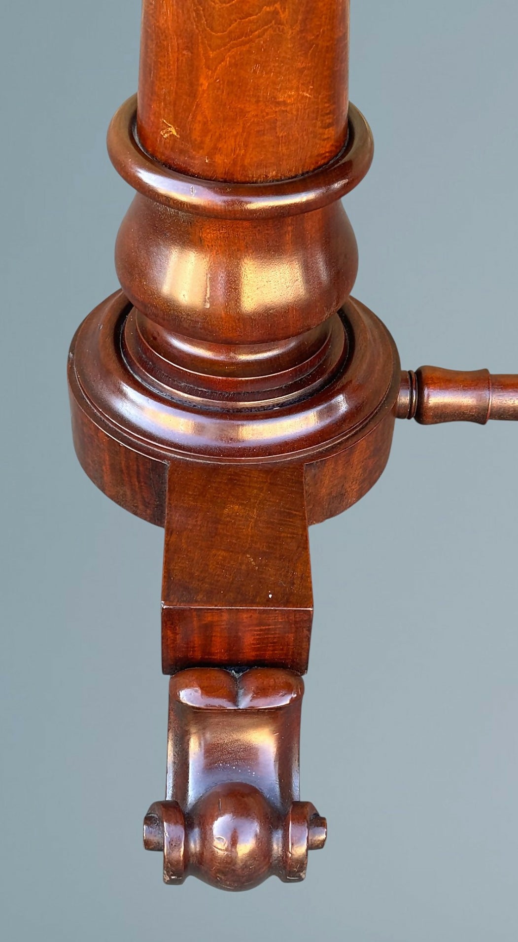 19th Century Victorian Mahogany Writing Table / Desk