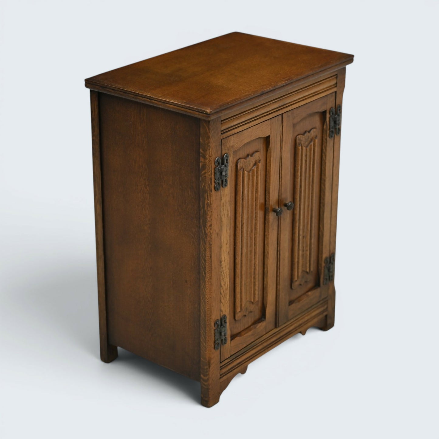 Old Charm Linenfold Cupboard Bedside Cabinet 2 Door Light Oak FREE UK DELIVERY*