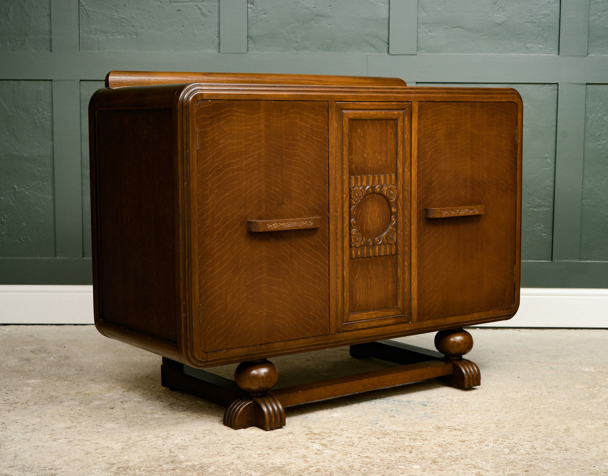 Art Deco Oak Sideboard Buffet with Drawers Inside