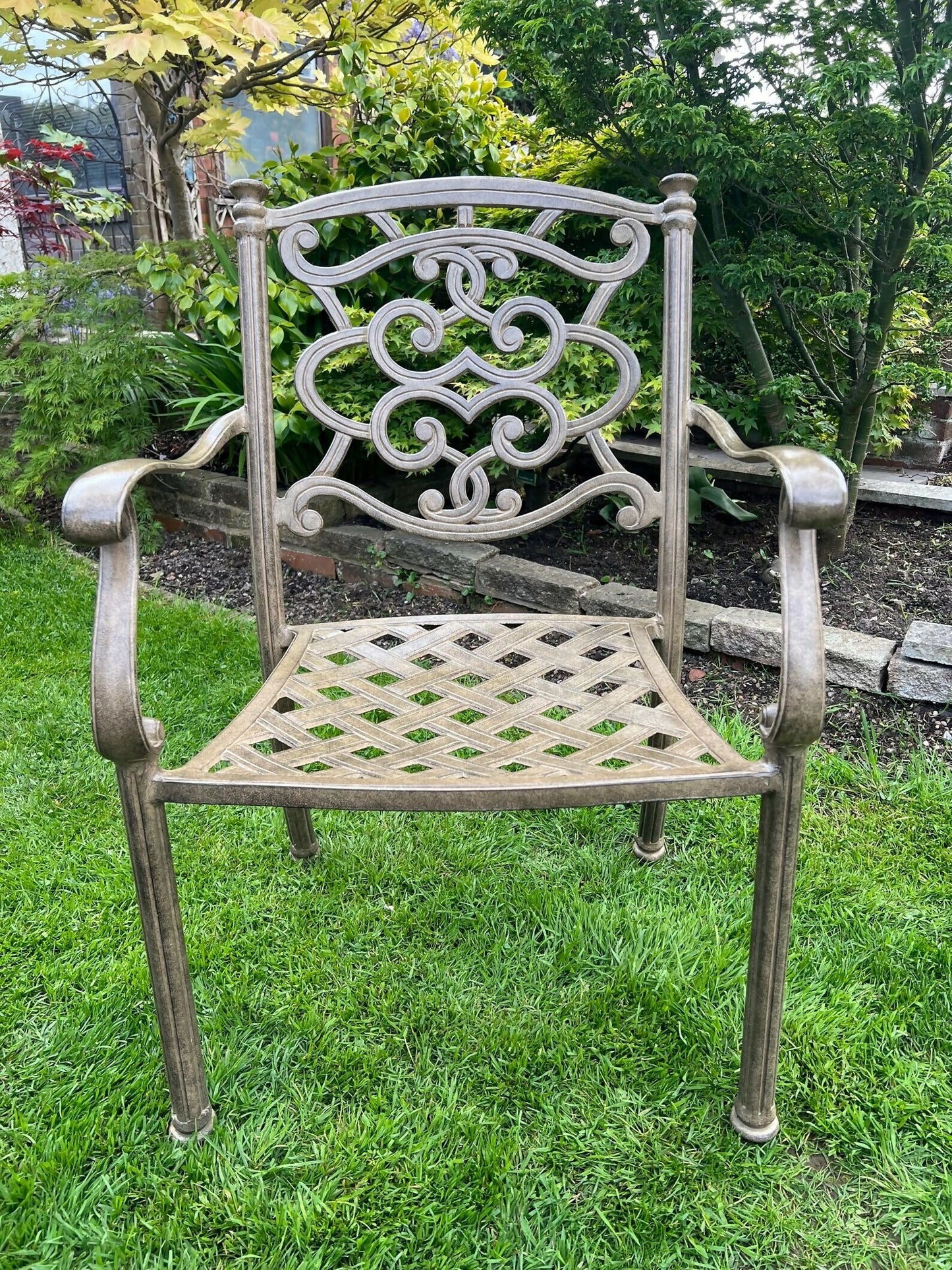 Six Seater Vintage Patio Set finished in Bronze