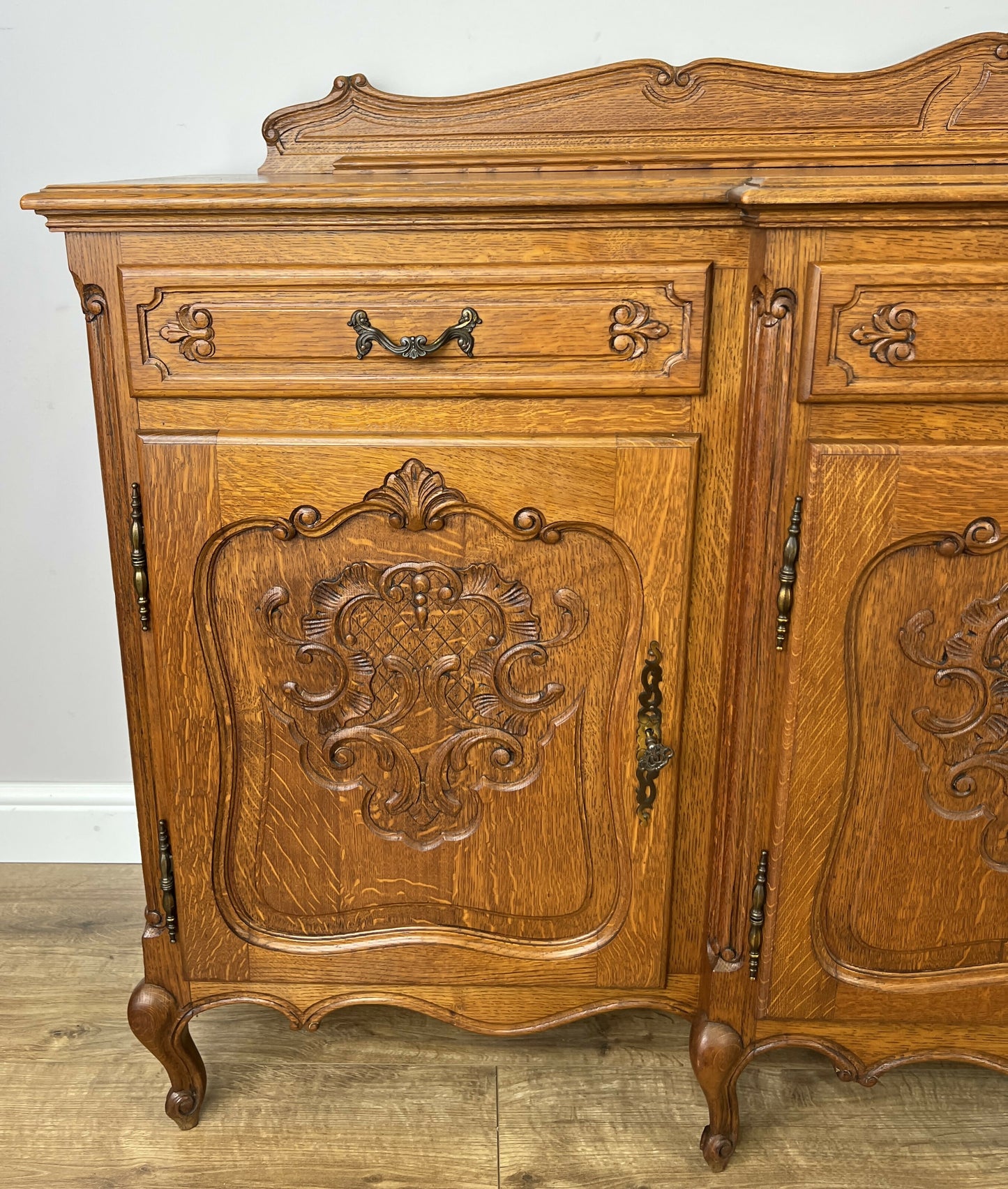 Sideboard Vintage French Louis Style Oak 4 Door Cupboard Carved Cabinet LOT 6363