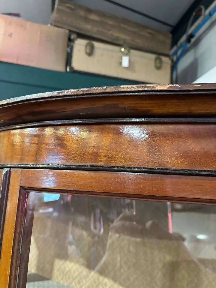 Edwardian Mahogany Serpentine Fronted Display Cabinetxx