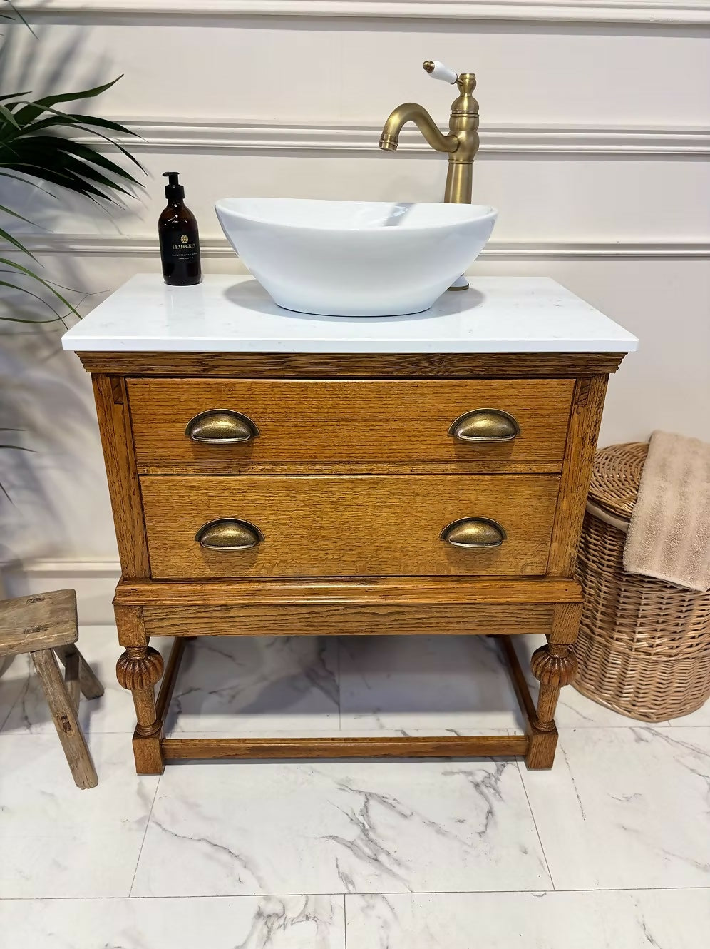 Traditional Bathroom Vintage Vanity Unit With Tap - George II