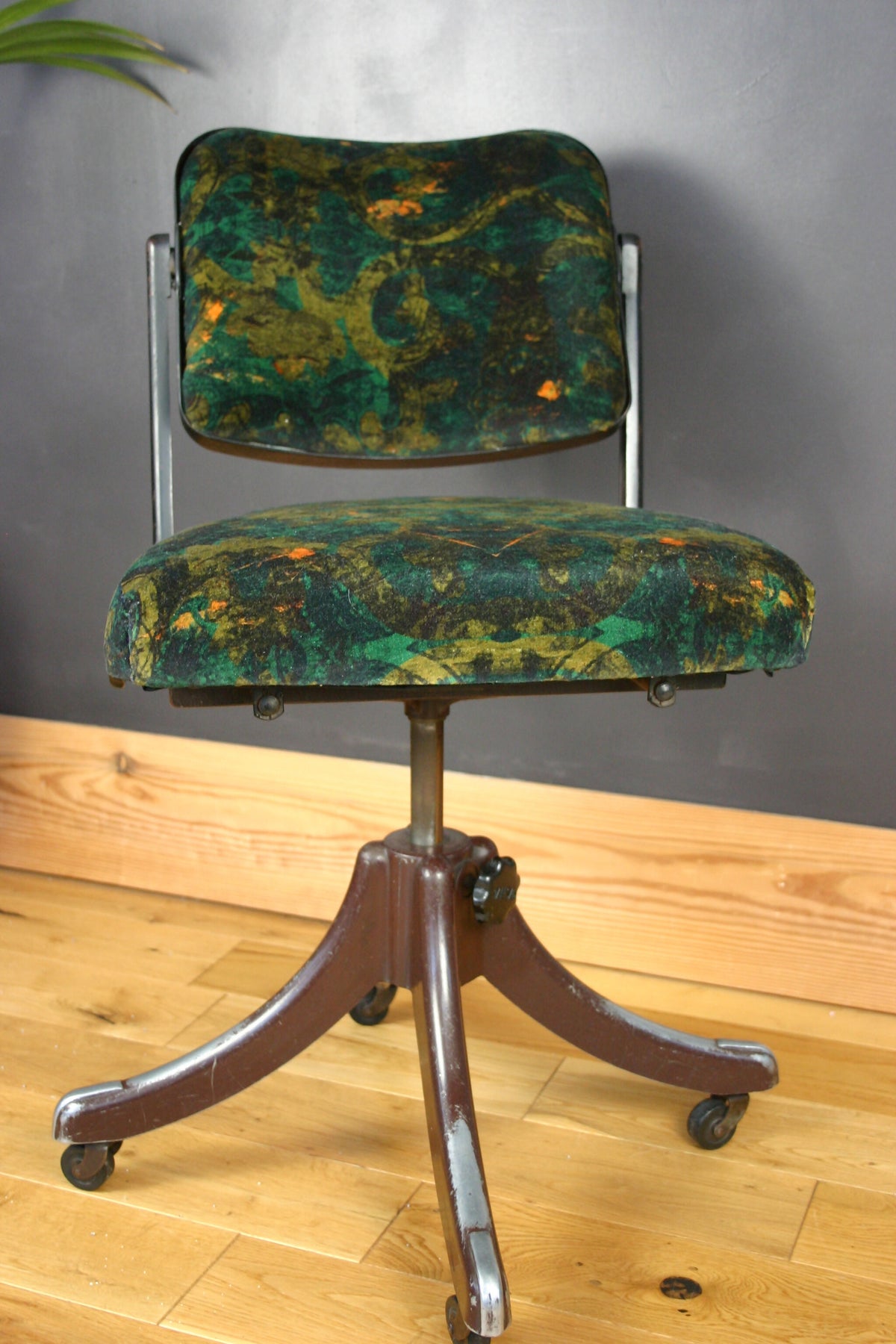 Refurbished Vintage 1950s Tansad Industrial Swivel Chair in Blackpop Velvet