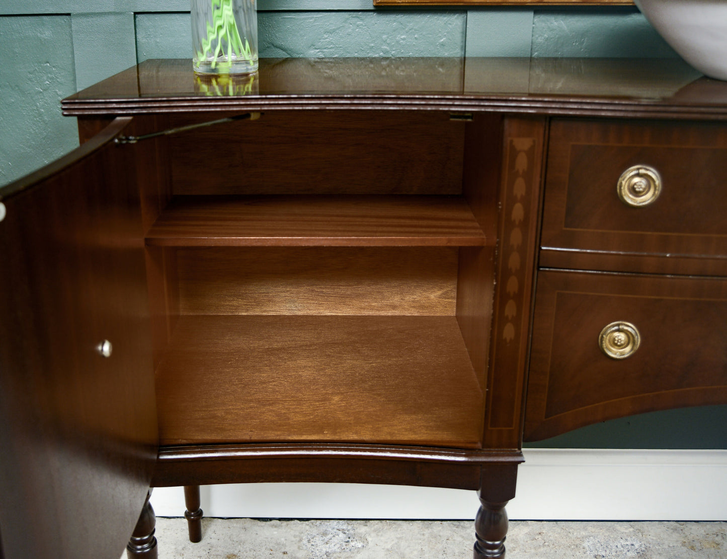 Regency Style Mahogany Sideboard with Drawers - Serpentine