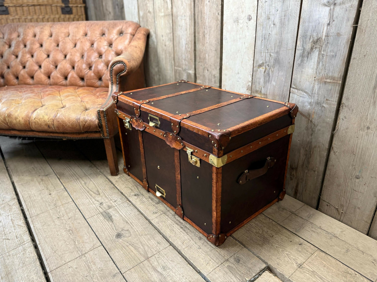 Vintage storage trunk chestnut brown leather