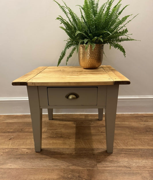 Coffee table / side table / Lamp table