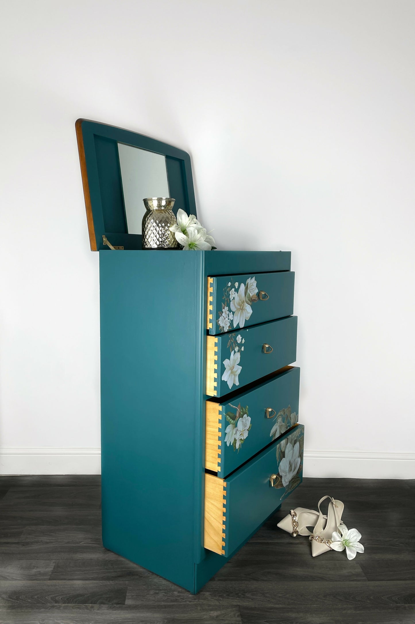 Lebus chest of drawers