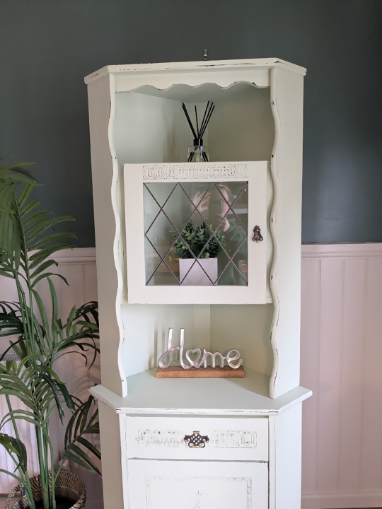 eye candy corner cabinet R17032 5