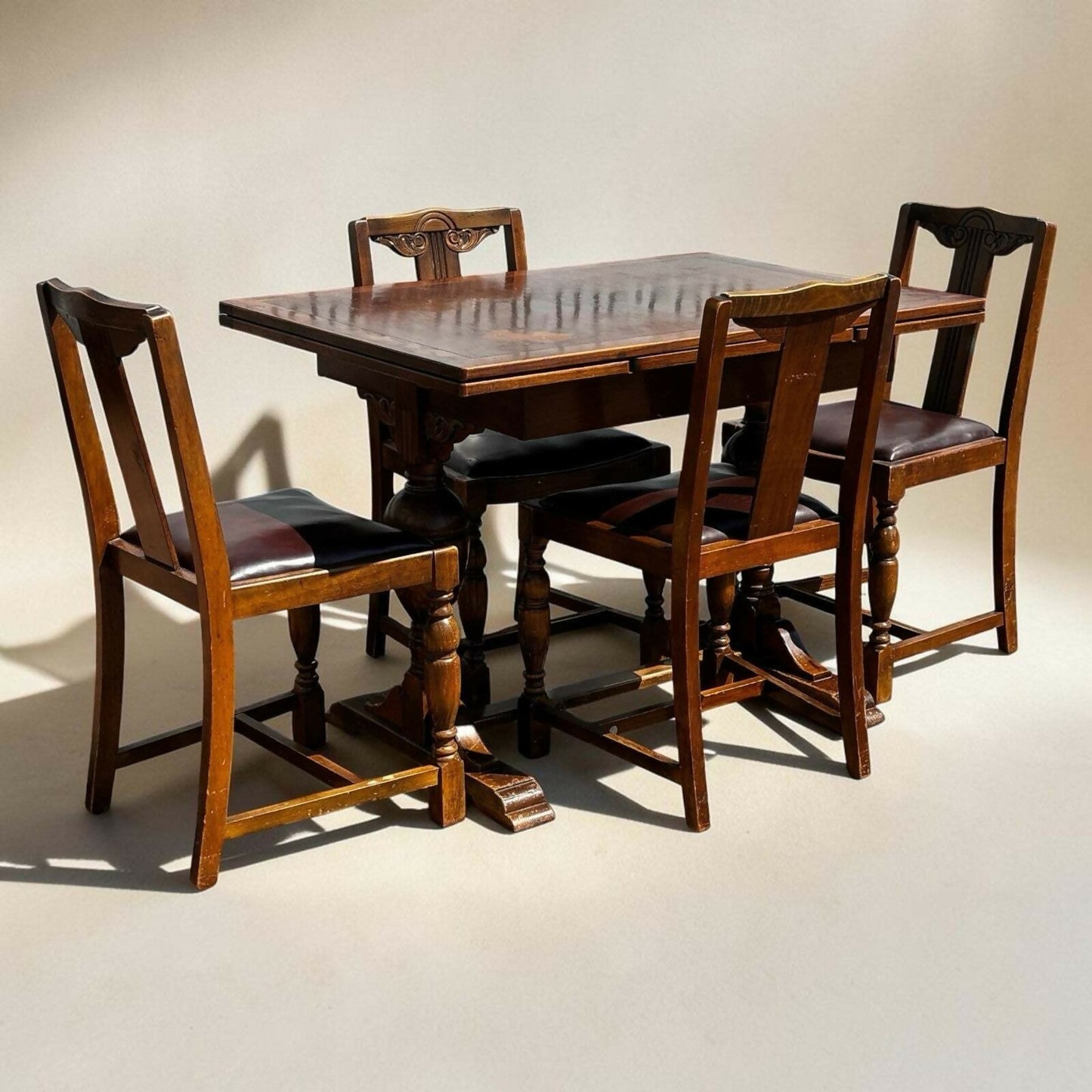 Extending Vintage Draw Leaf Table & 4 Chairs