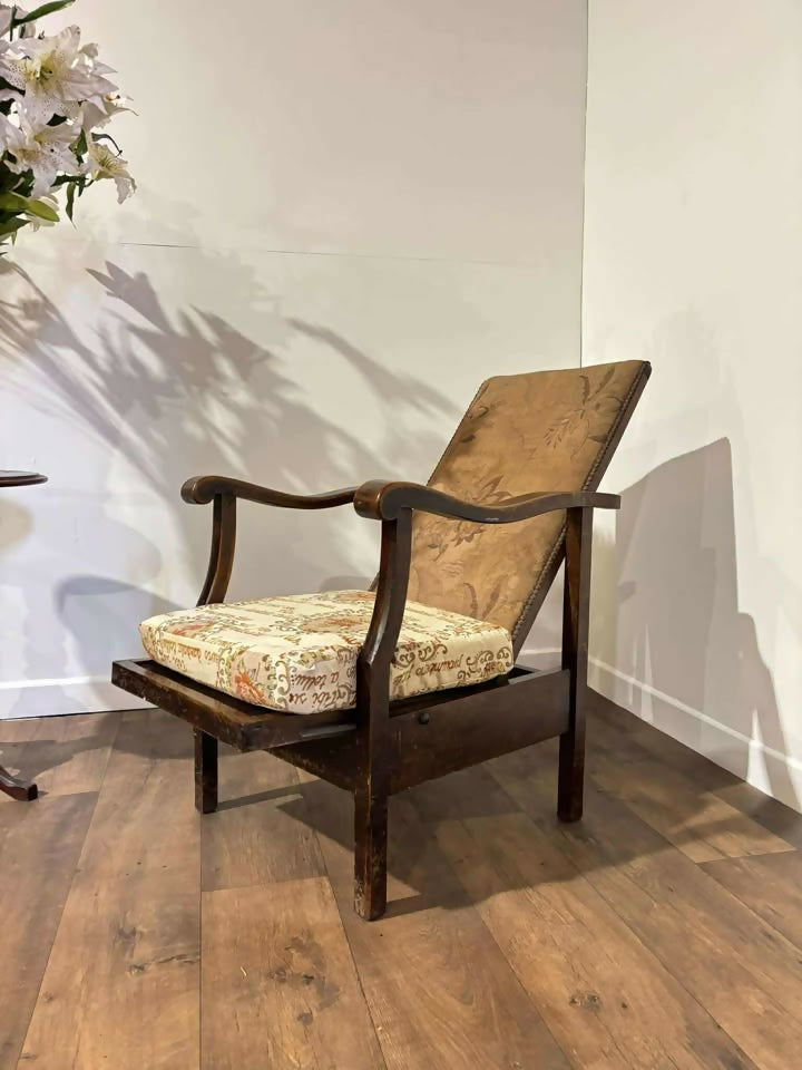 Vintage Beech-Framed Reclining Chair z