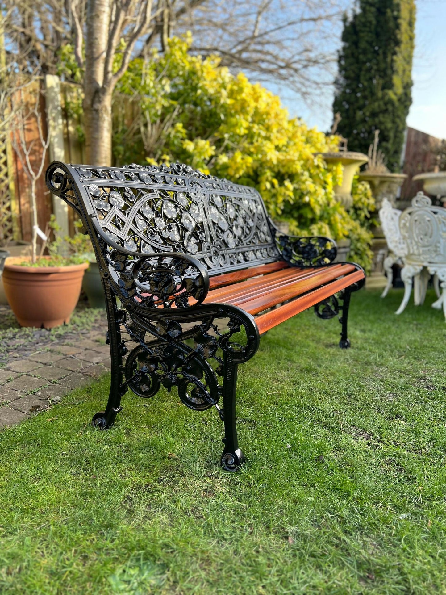 Coalbrookdale Nasturtium Garden Bench in Green with Sapele Slats