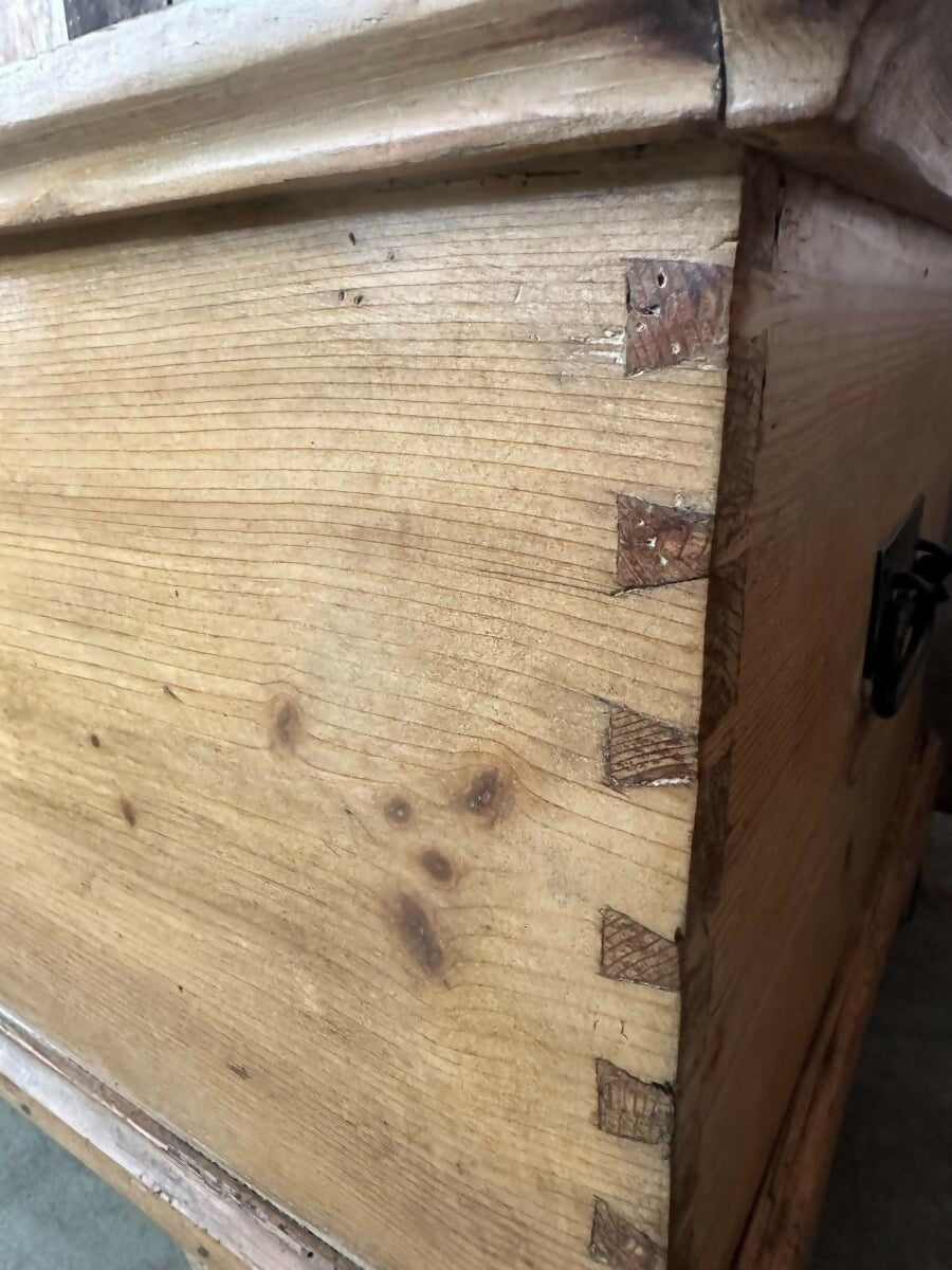 Vintage Victorian Pine Trunk Coffer Linen Box, c 1880