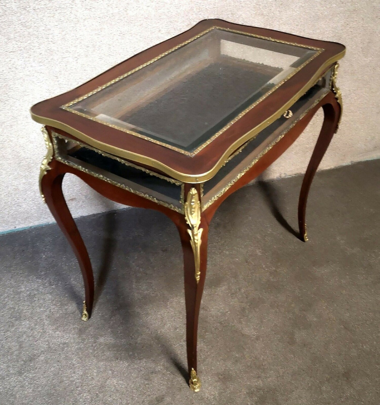 Antique Mahogany Bijouterie Table / Display Table