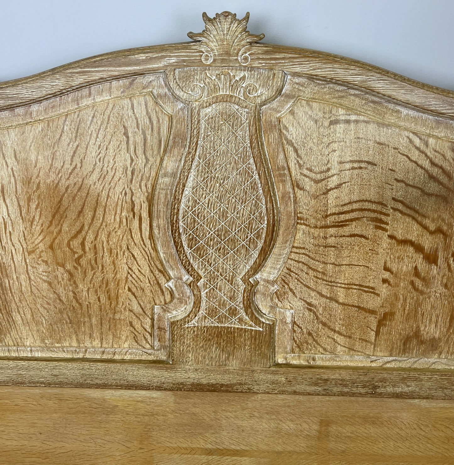 Bed Vintage French Louis XVI Oak King Size Bed Frame Carved Headboard LOT 6372