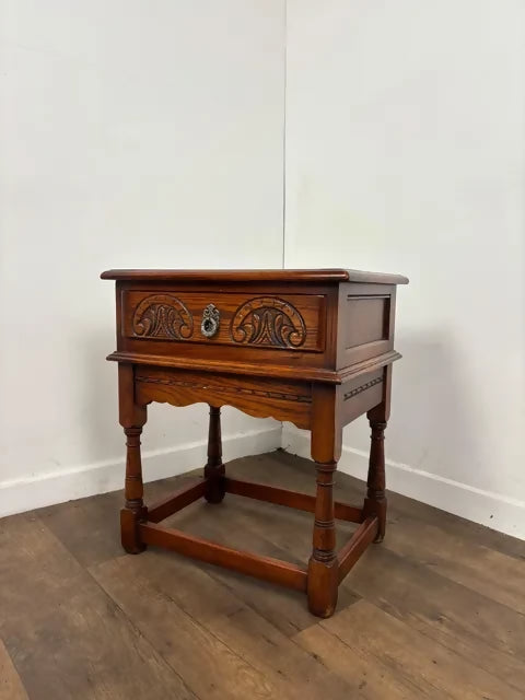 Reproduction ‘Old Charm’ Carved Oak Side Table / Lamp Table with Drawer