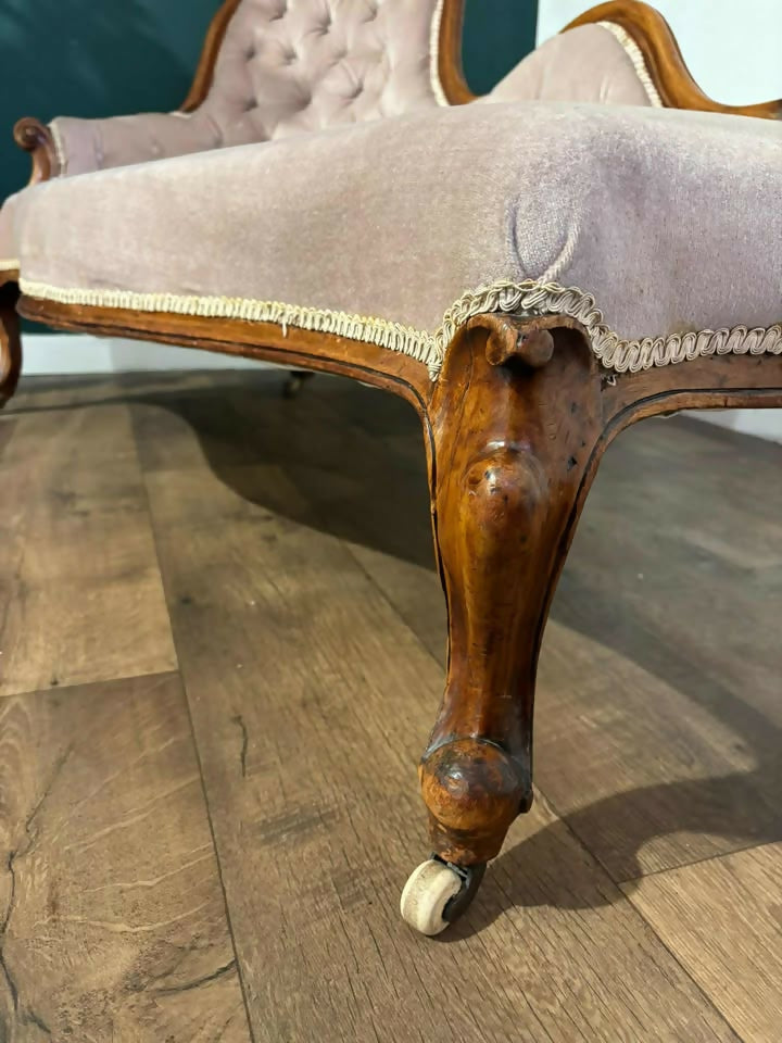 Victorian Mahogany Chaise Longuev