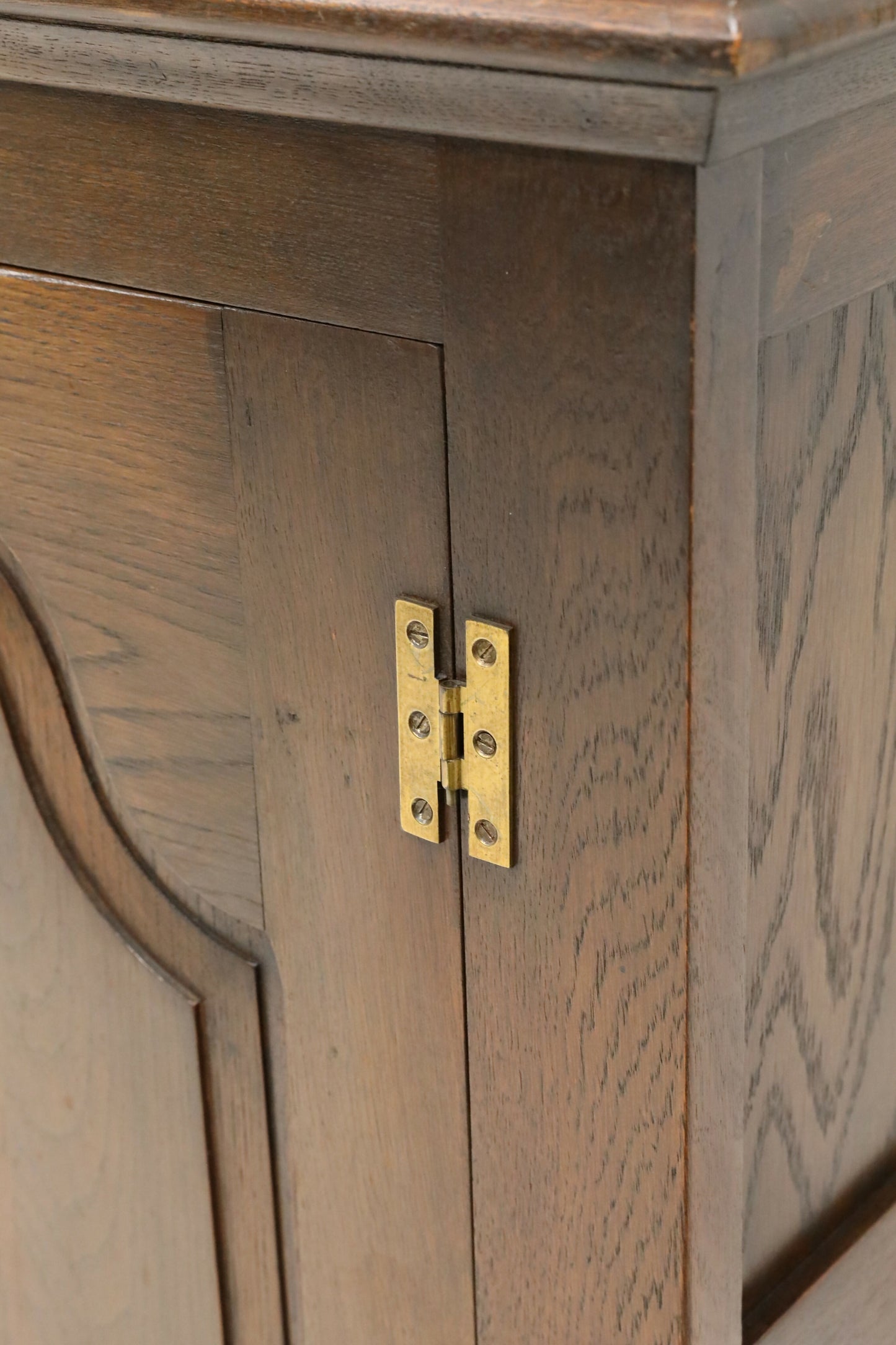 Large Georgian Style Oak Welsh Dresser Sturdy Clean VGC 2 Piece FREE UK Delivery. SBR7108/2504B