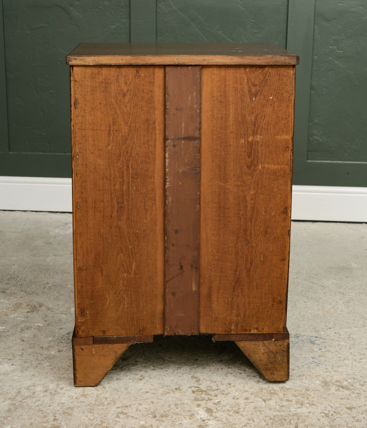 Small Georgian Mahogany Chest of Drawers with Bracket Feet