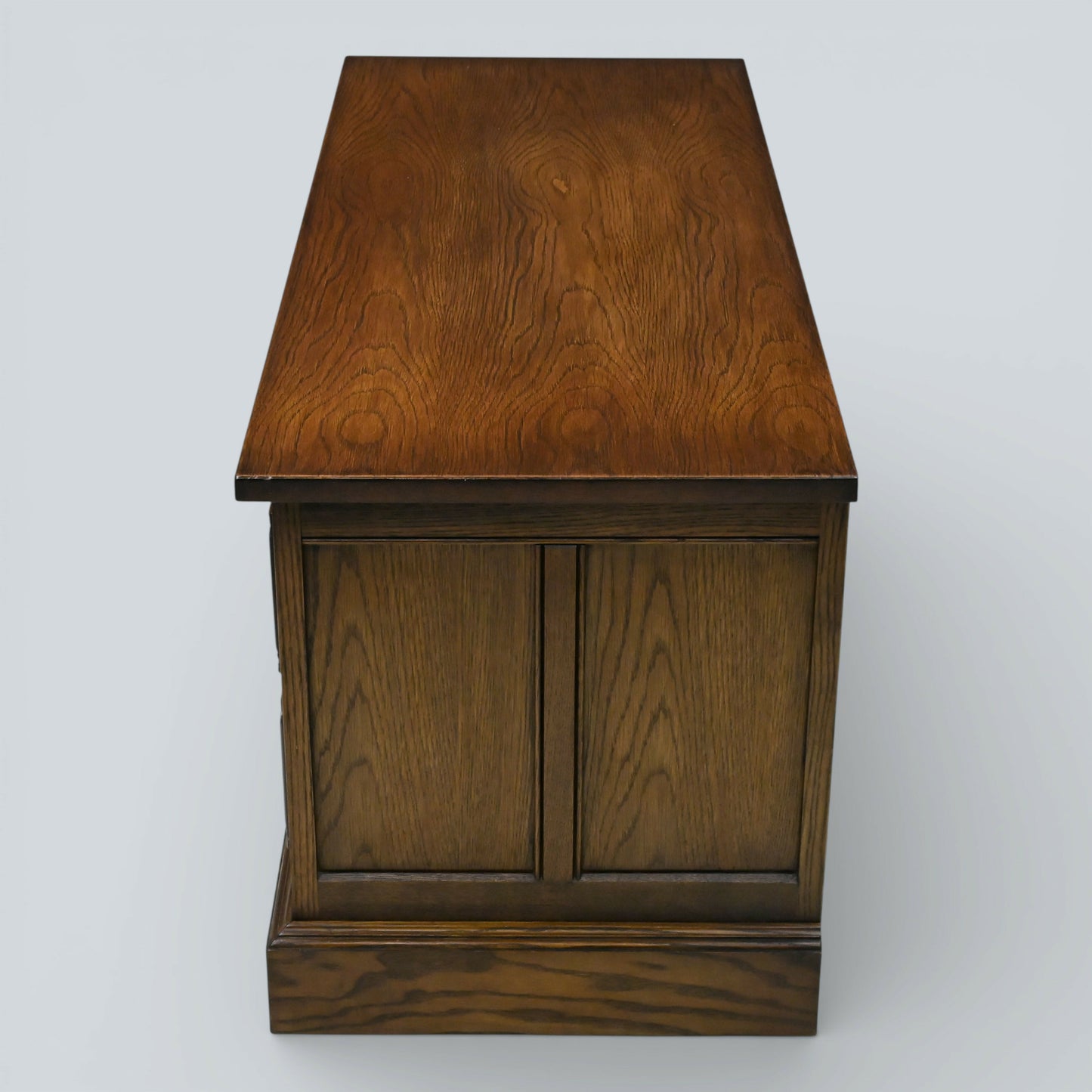 Old Charm Entertainment Cabinet TV Stand Model 2346 Light Oak FREE UK Delivery