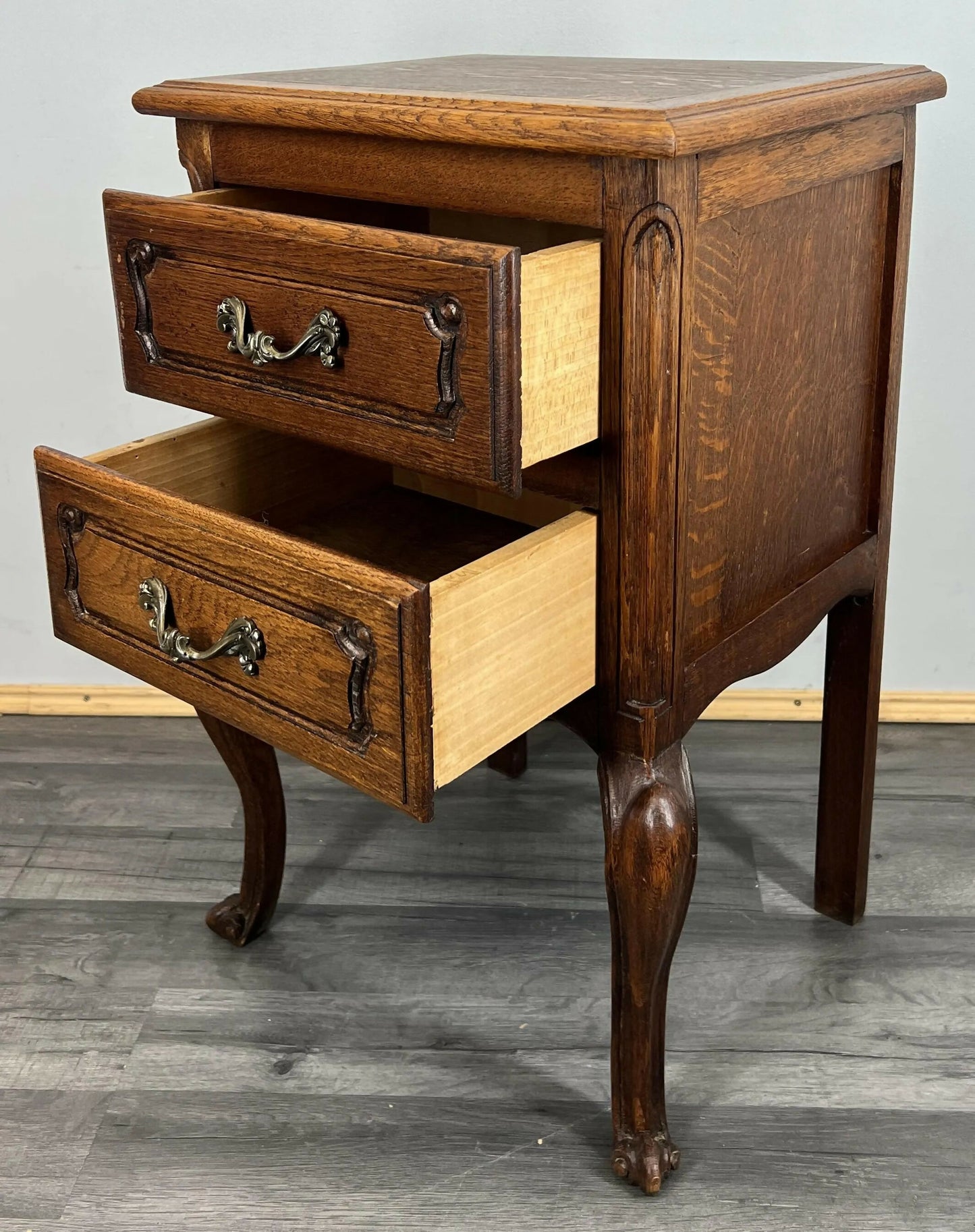 Bedside Table Vintage French Louis XVI Oak Carved Nightstand Cabinet LOT 4695