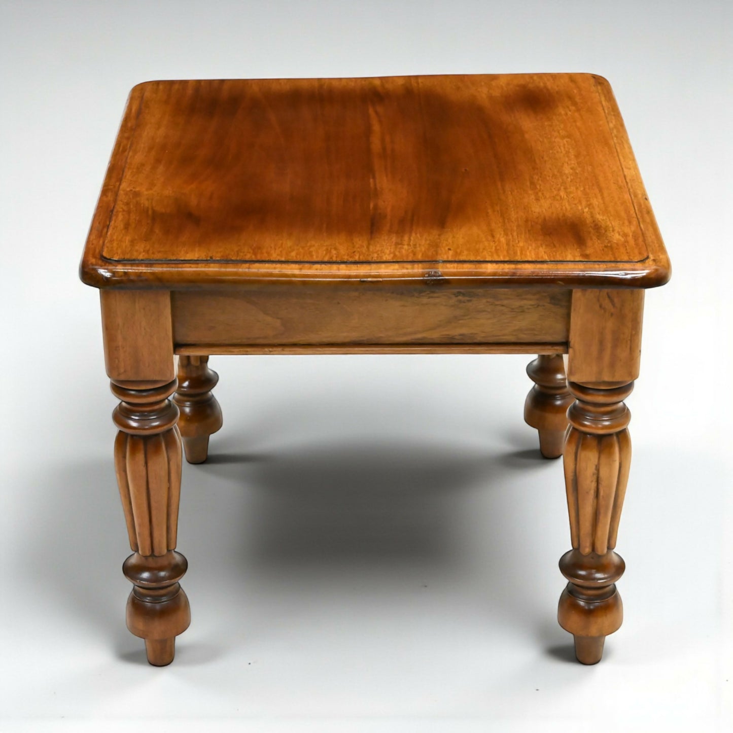 Square Mahogany Coffee Table Victorian Style 60cm x 60cm x 51cm FREE UK Delivery. SBR10617/2406E