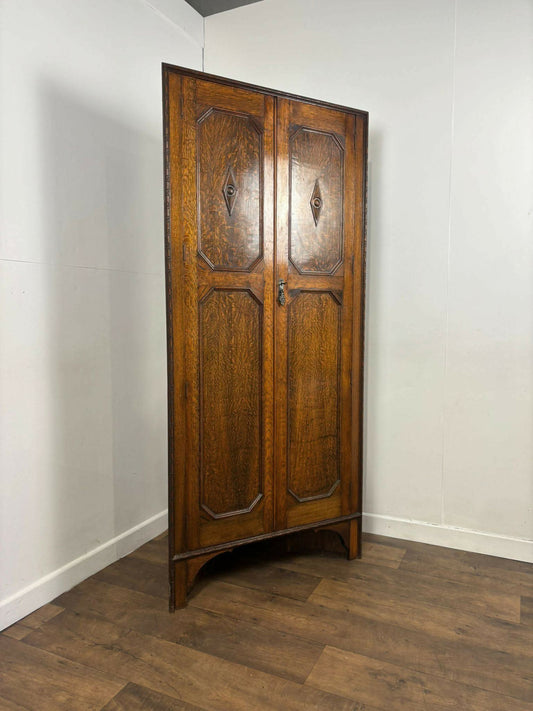 Early 20th Century Oak Freestanding Corner Cupboard