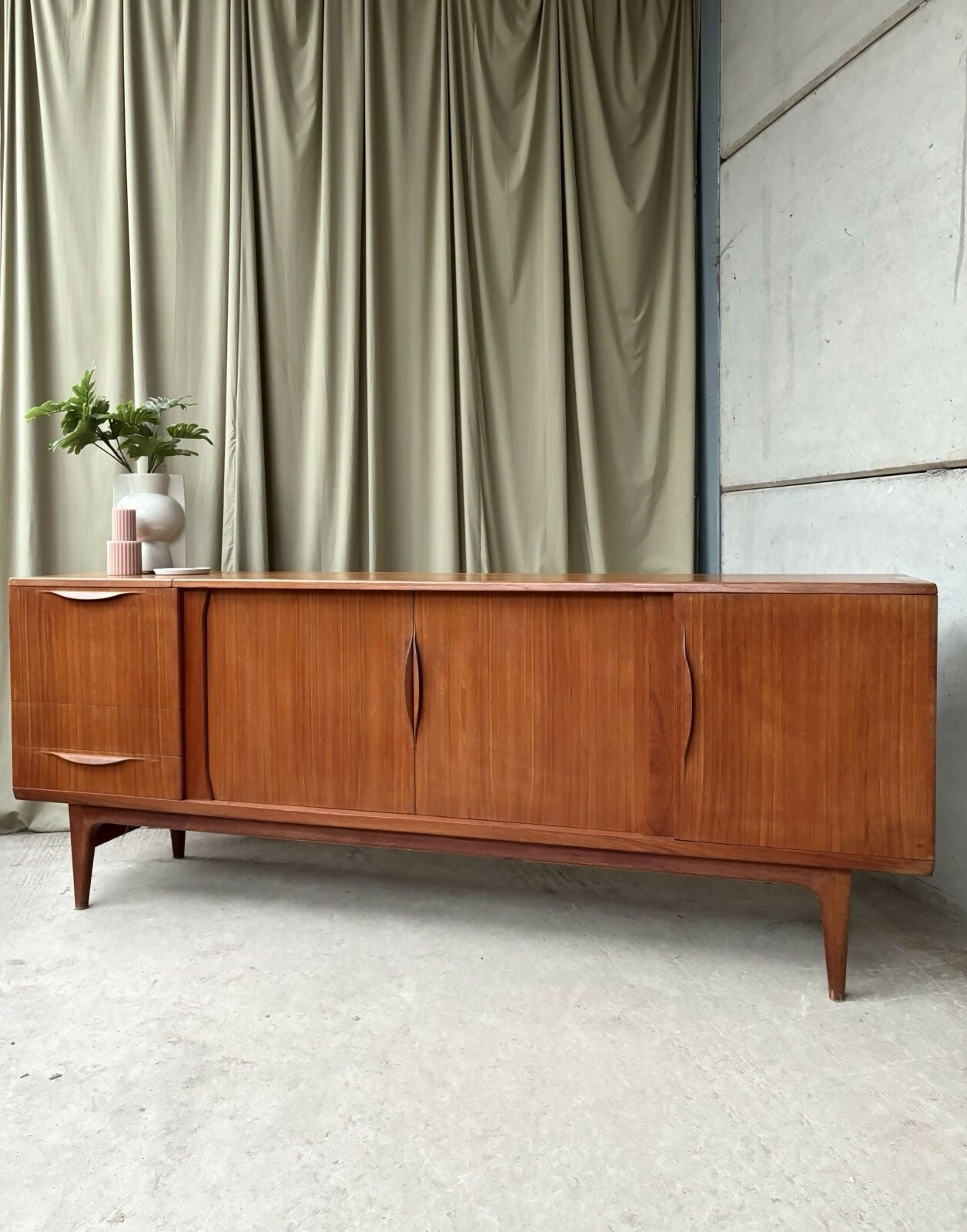 Vintage Mid Century Danish Large Teak Sideboard Drinks Cabinet