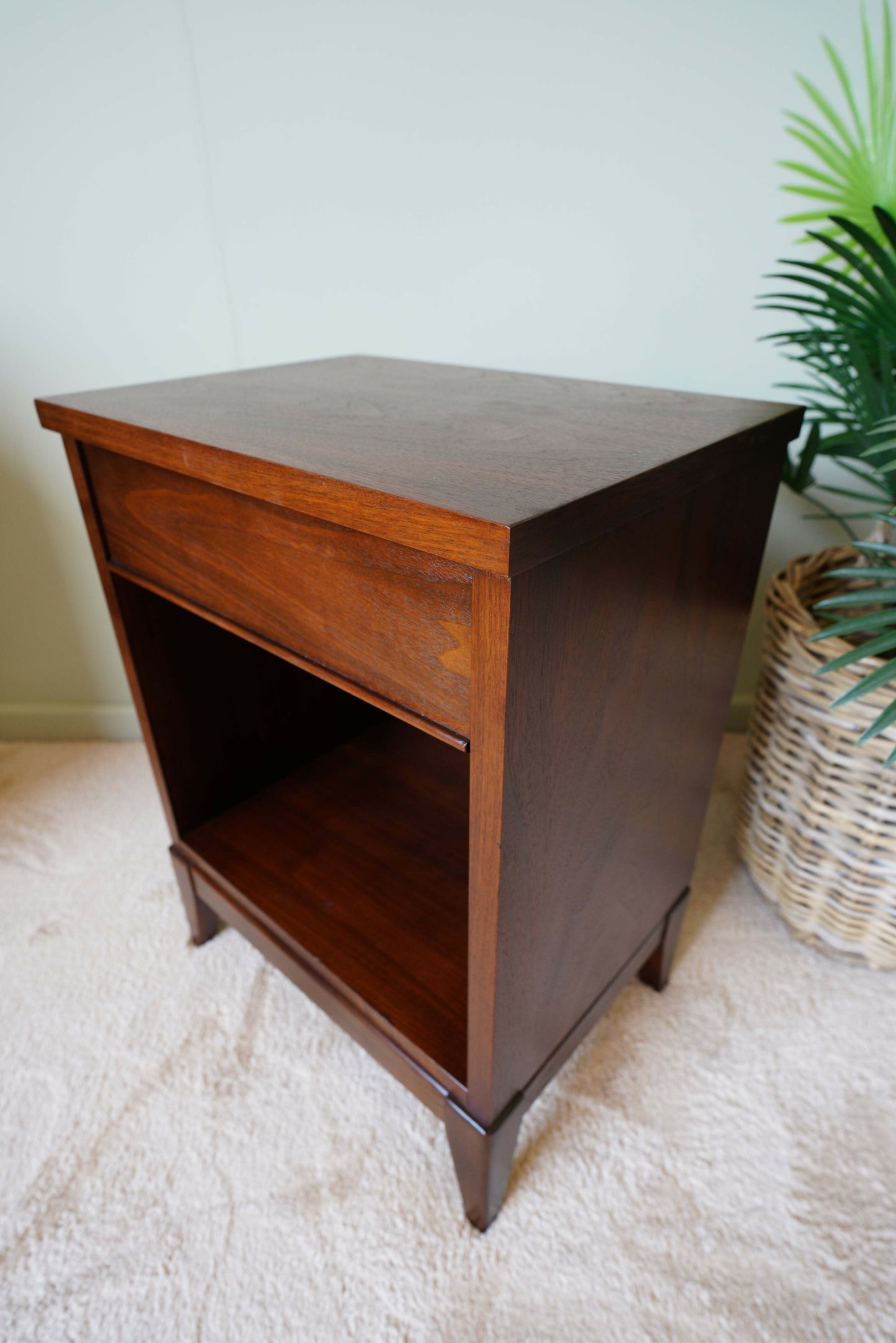 Peppler Furniture Co. 'The Hanover Line' Retro Bedside Nightstand In Figured Walnut – Canada, C. 1960s