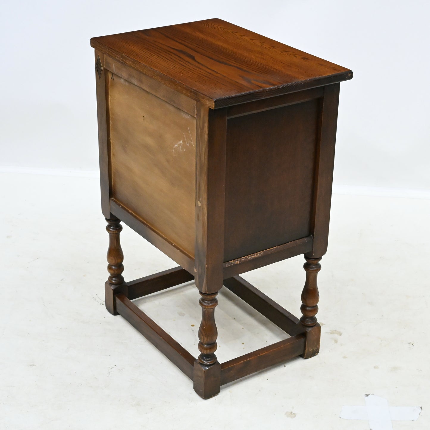 Old Charm Pedestal/Bedside Cabinet Cupboard Linenfold Doors FREE UK DELIVERY. SBR10989/3009E