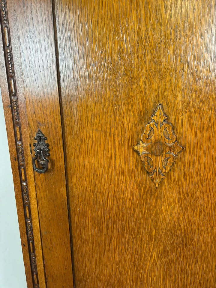 Vintage Oak Hall / Bachelor’s Wardrobe – Compact Single Door Hanging Cupboard