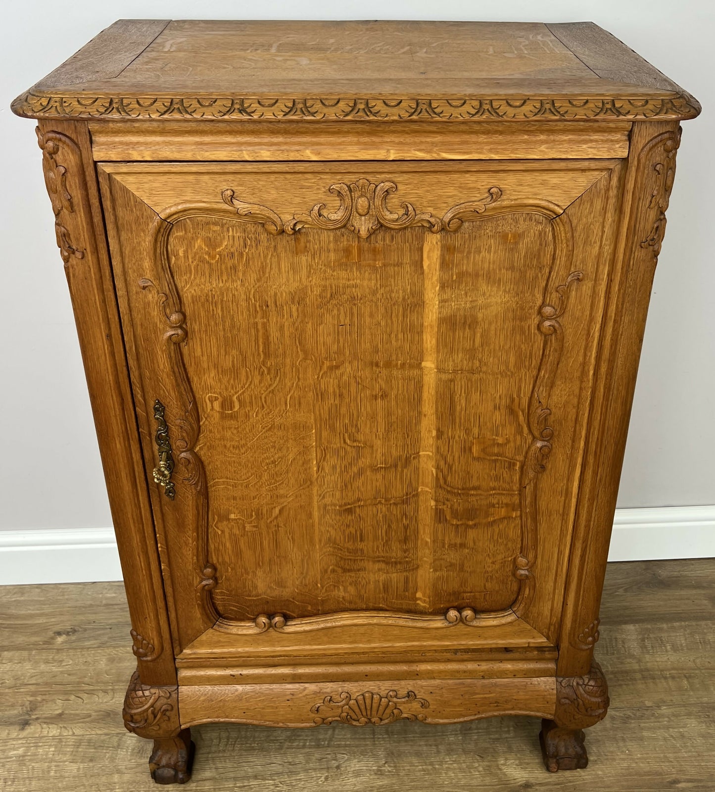 Cabinet Vintage French Style Oak Sideboard with Carved Cupboard LOT 6248