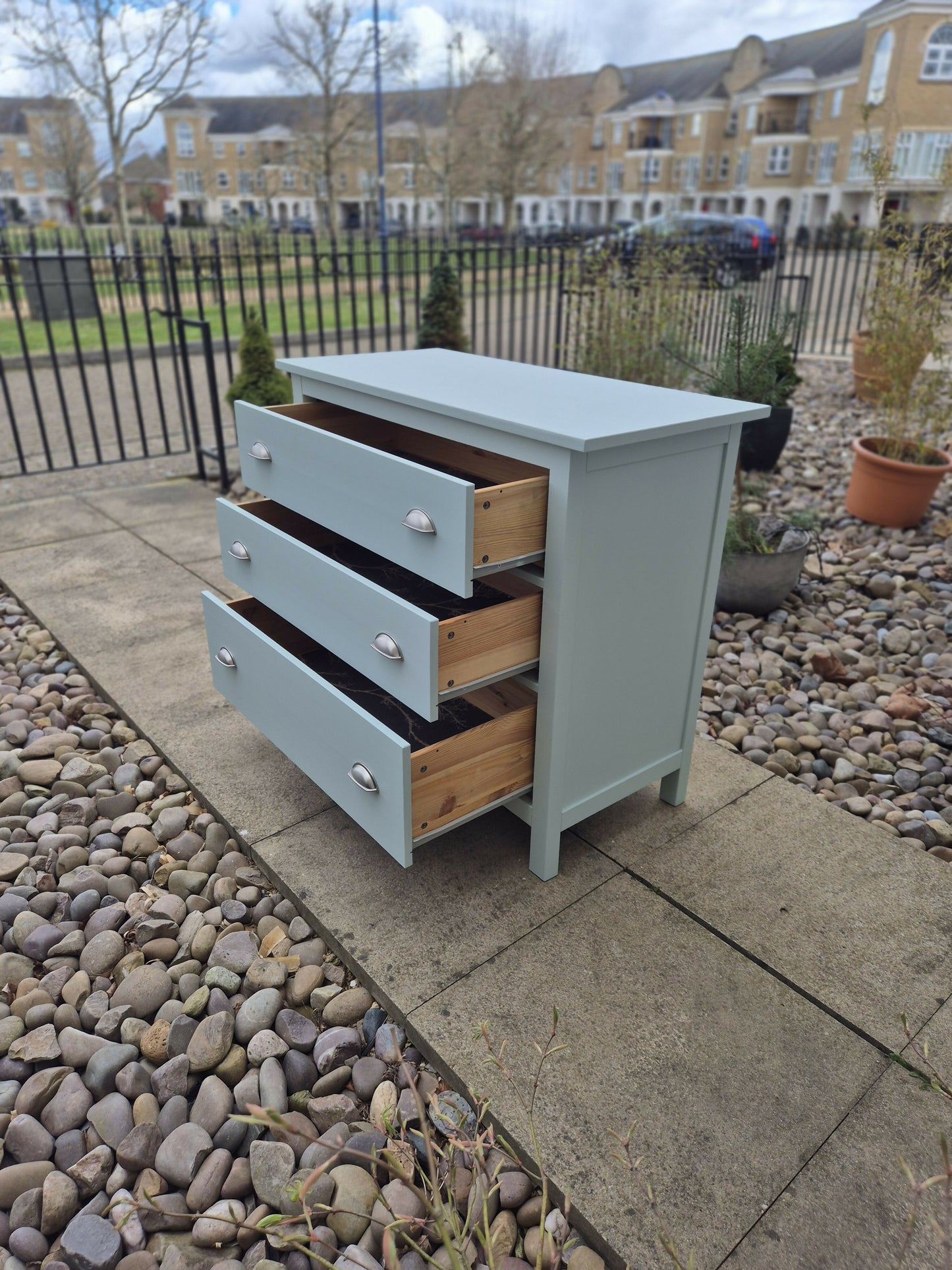 Gorgeous chest of drawers
