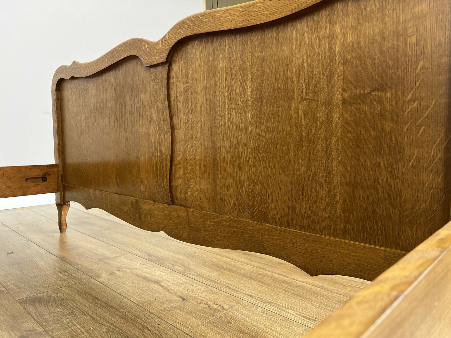 Bed Vintage French Louis Style Oak Double Bed Frame Carved Headboard LOT 6388